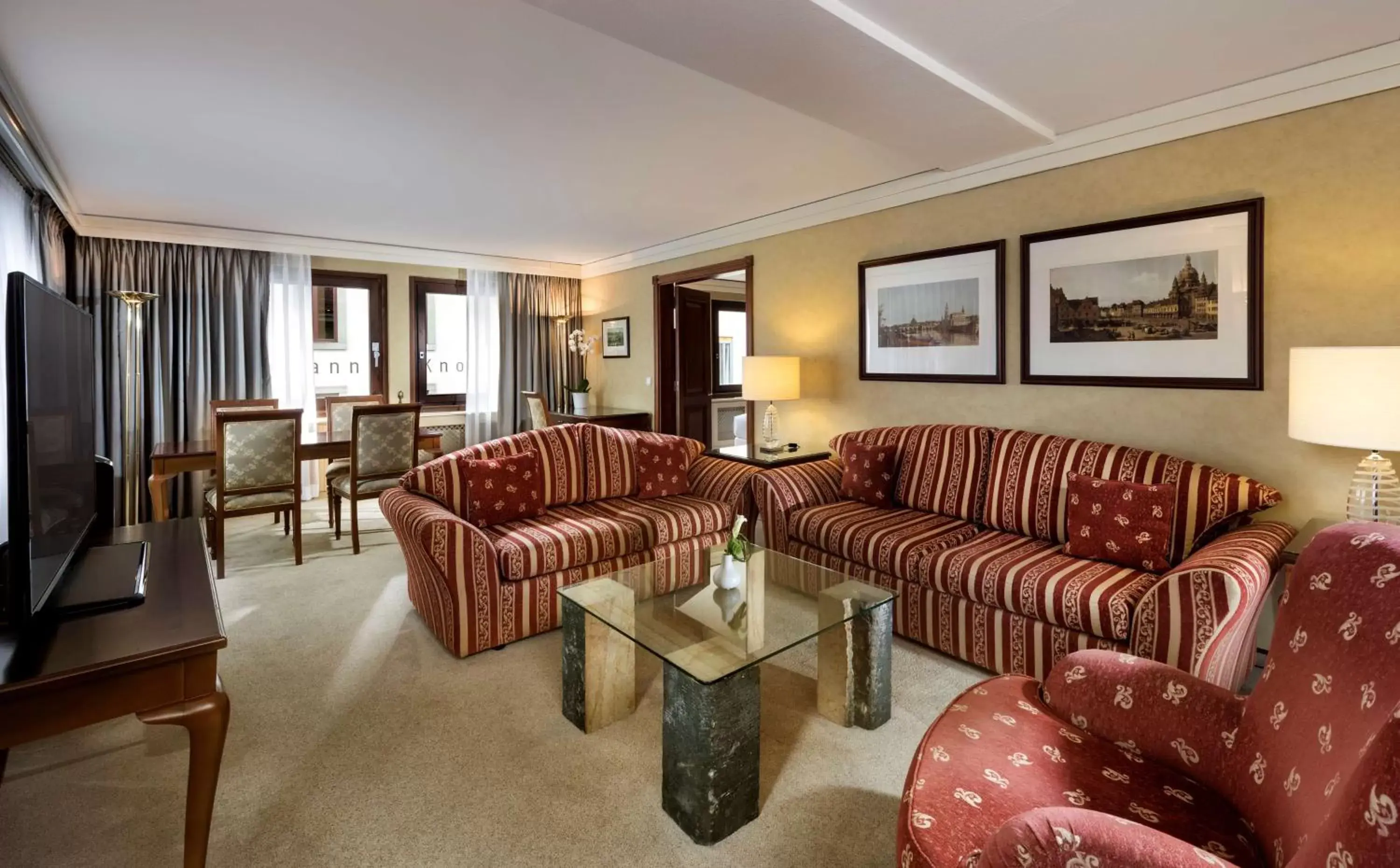 Bedroom, Seating Area in Hilton Dresden