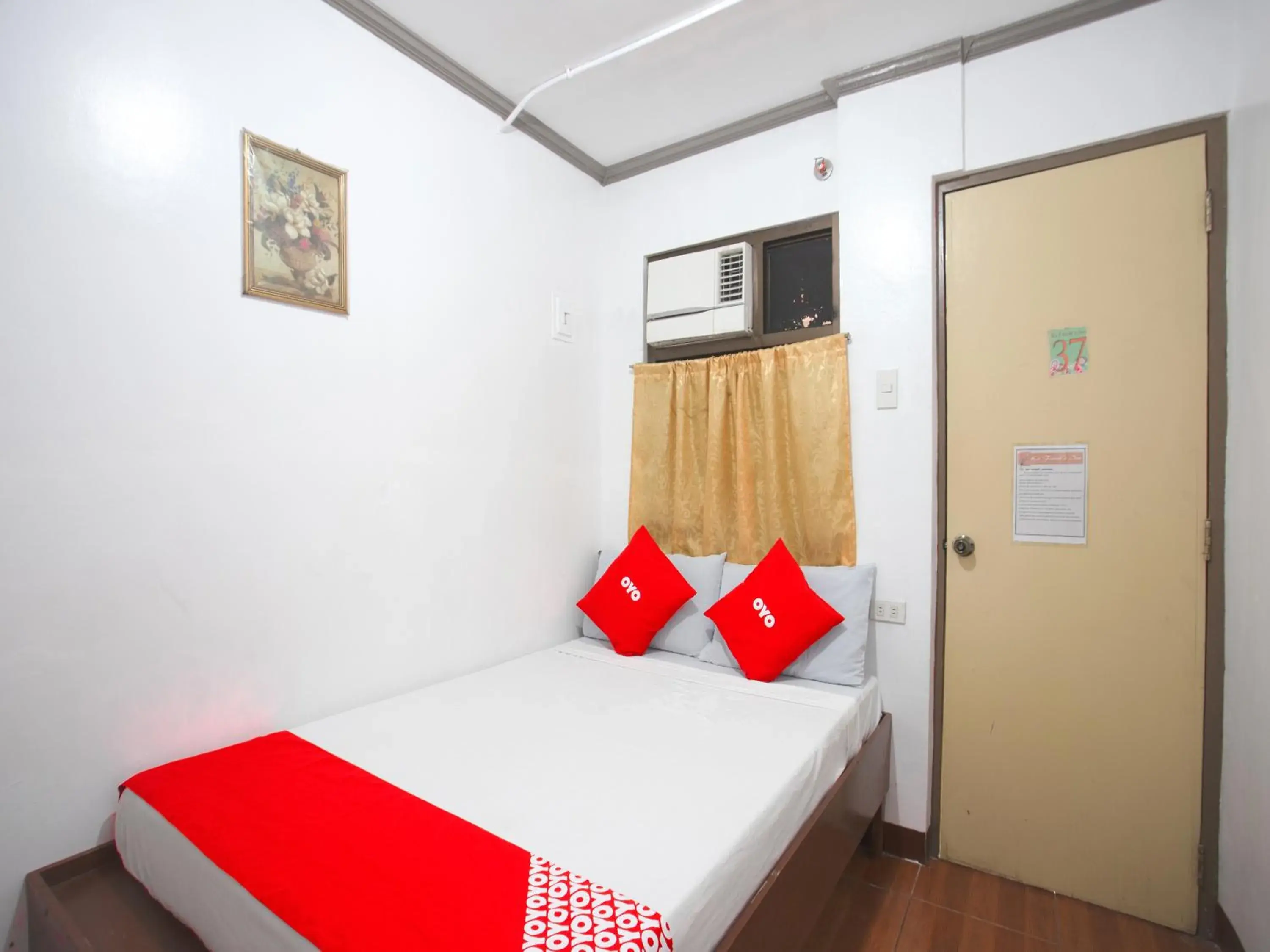 Bedroom, Bed in OYO 802 Ka Farah's Inn