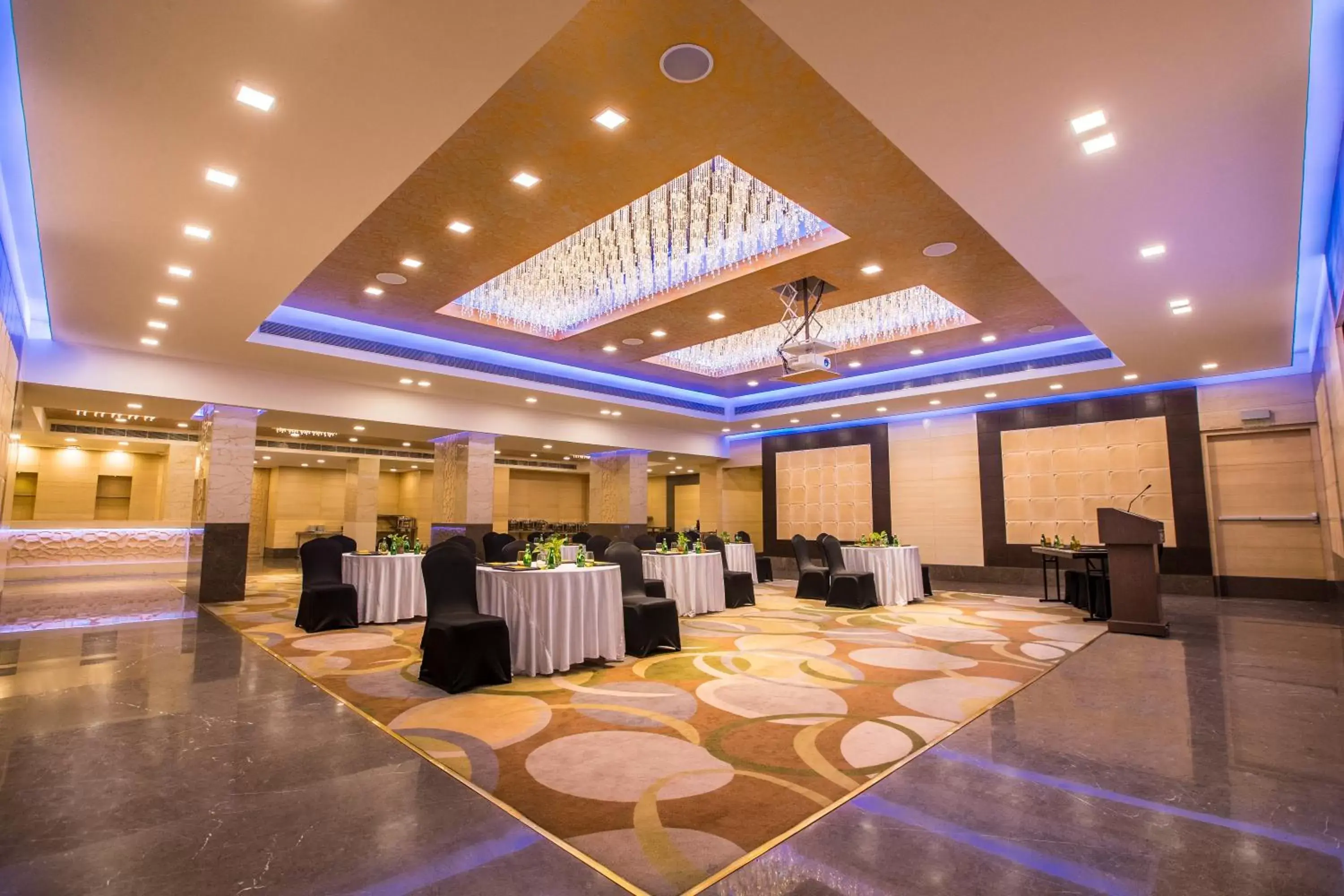 Banquet/Function facilities, Banquet Facilities in The Suryaa Hotel New Delhi