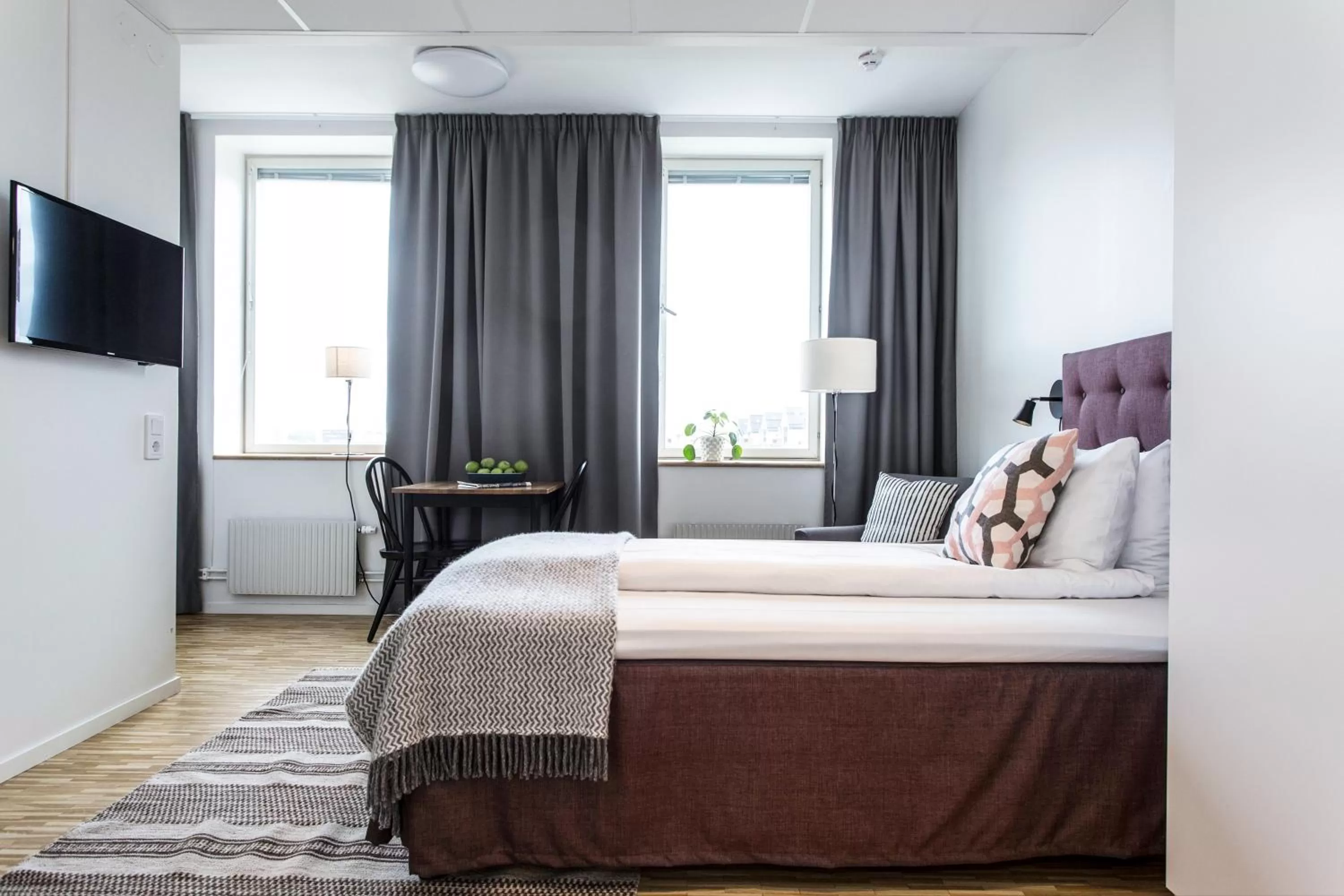 Seating area, Bed in Biz Apartment Solna