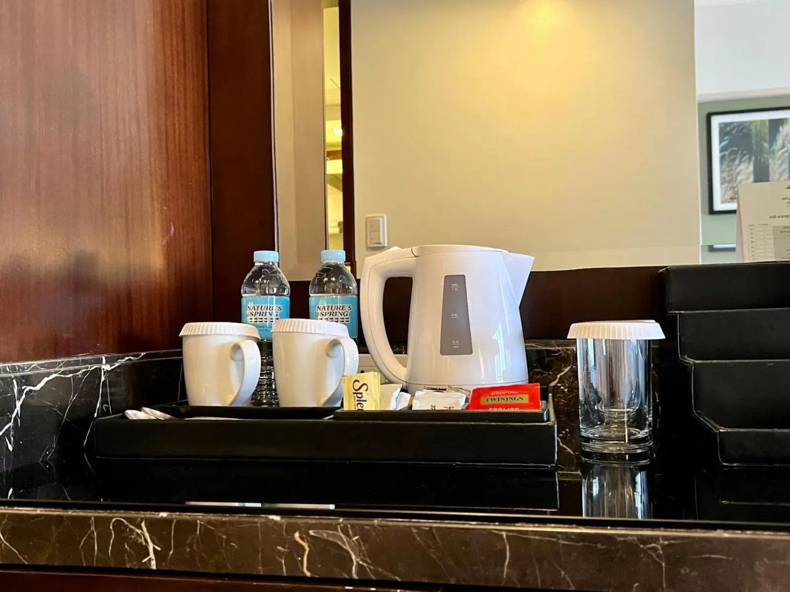 Coffee/tea facilities in Holiday Inn & Suites Makati, an IHG Hotel