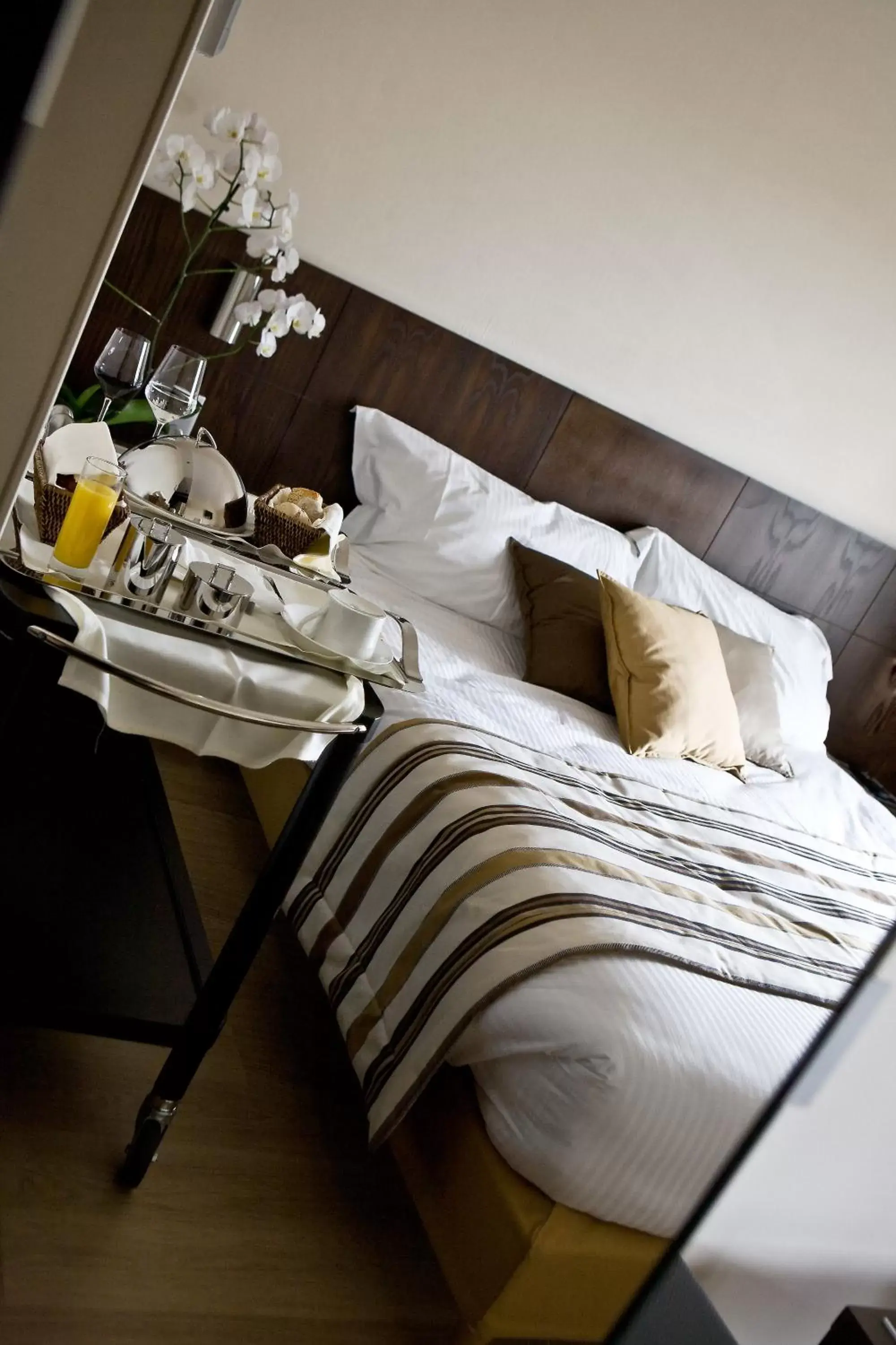 Bed in Best Western Plus Hotel des Francs Bed in Best Western Plus Hotel des Francs