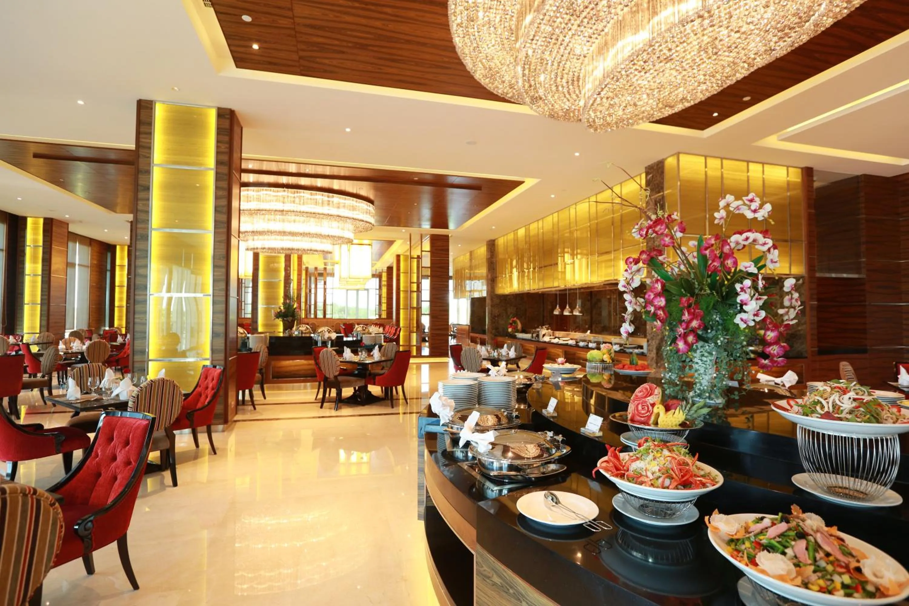 Restaurant/Places to Eat in Garden City Hotel