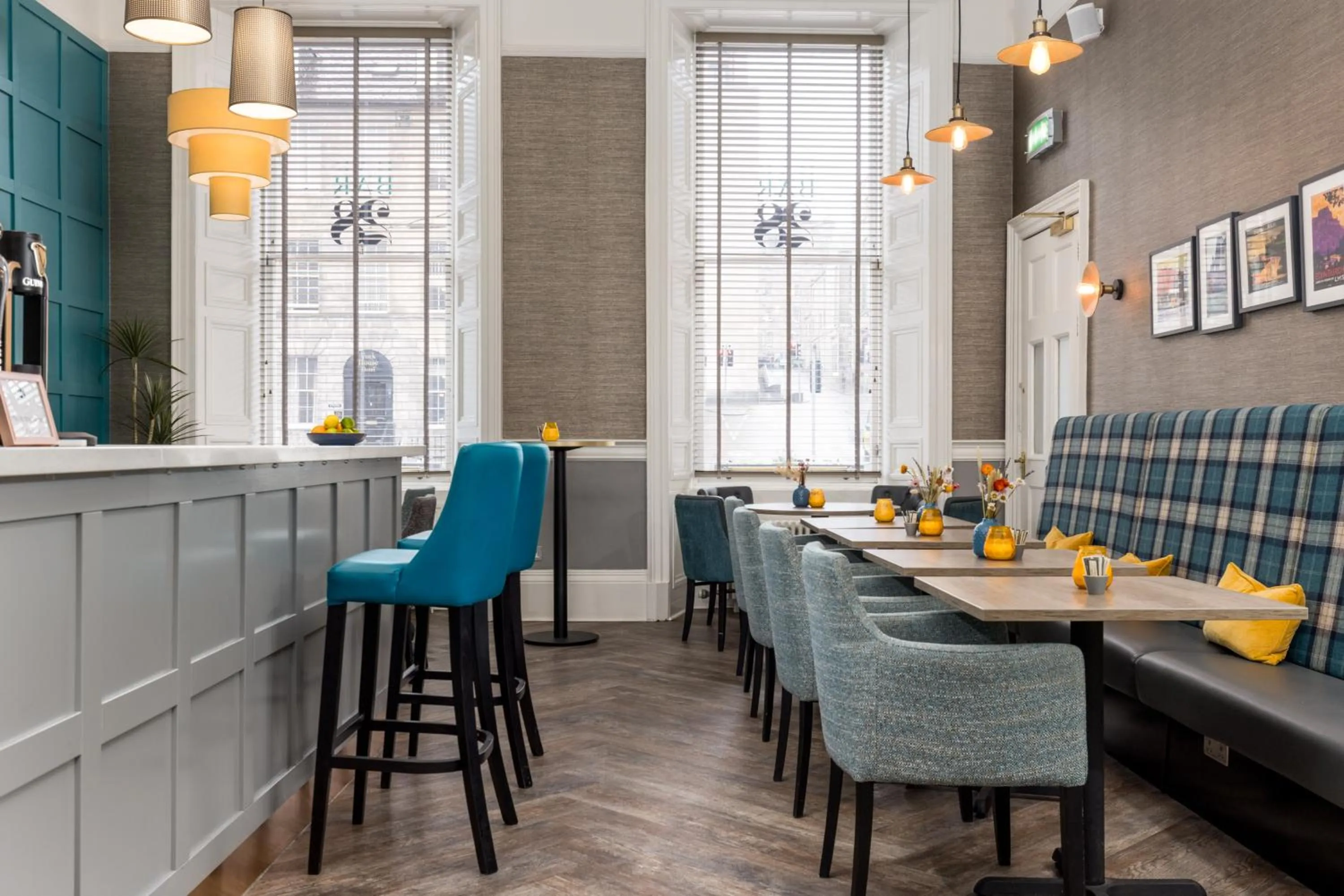 Lounge or bar in 28 York Place Hotel