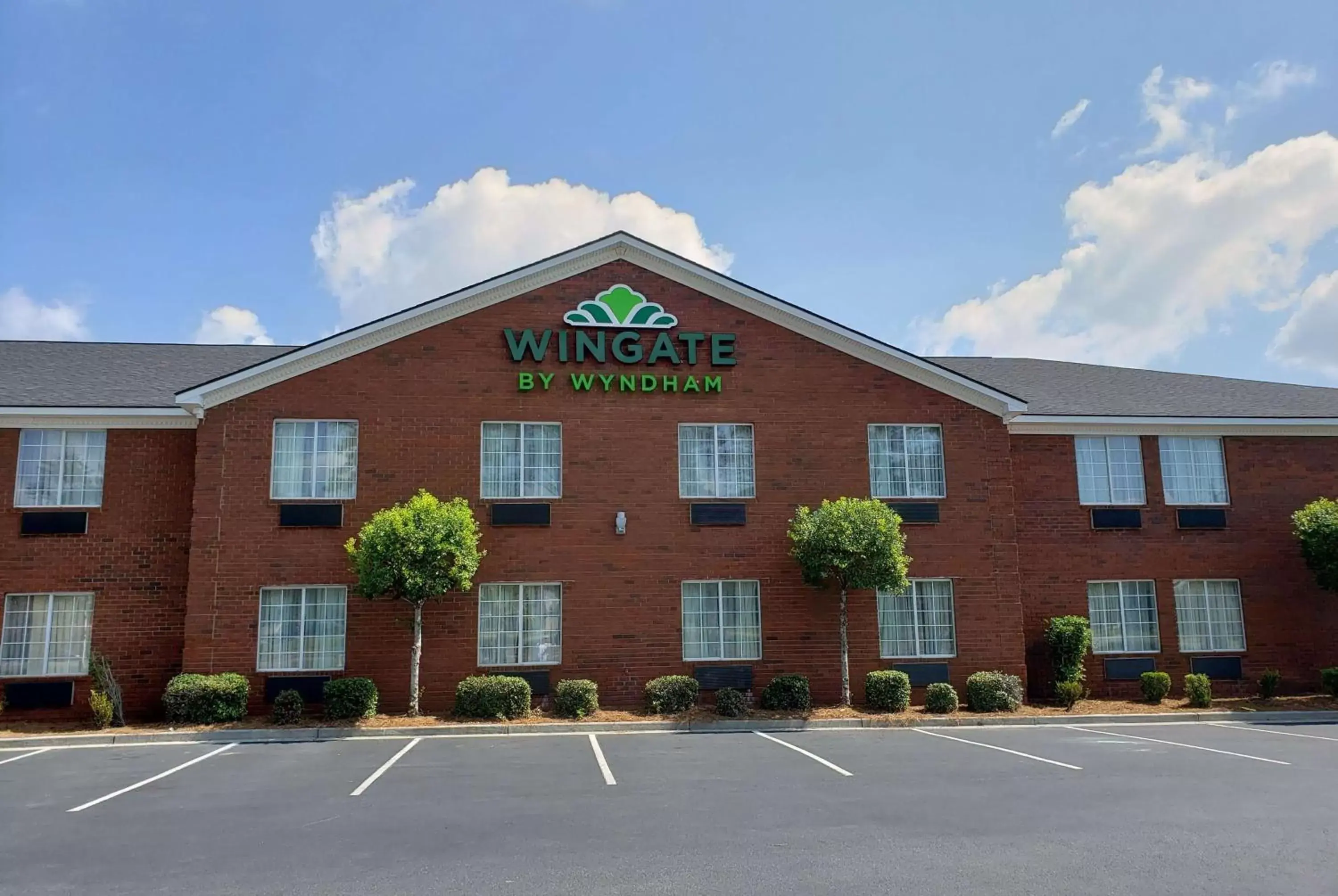 Property building in Wingate by Wyndham Port Wentworth Savannah Area Property building in Wingate by Wyndham Port Wentworth Savannah Area