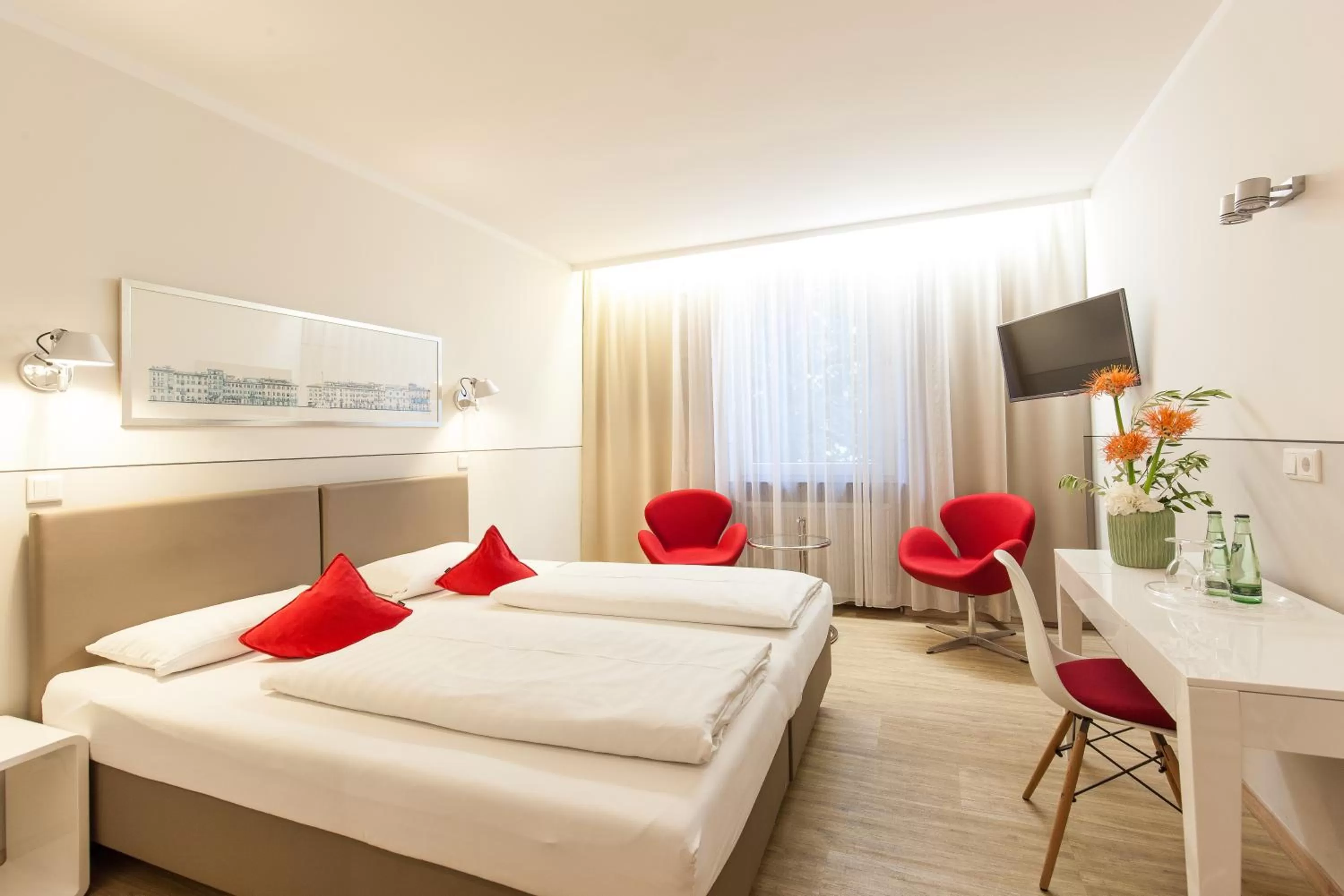 Photo of the whole room, Bed in Franziskaner