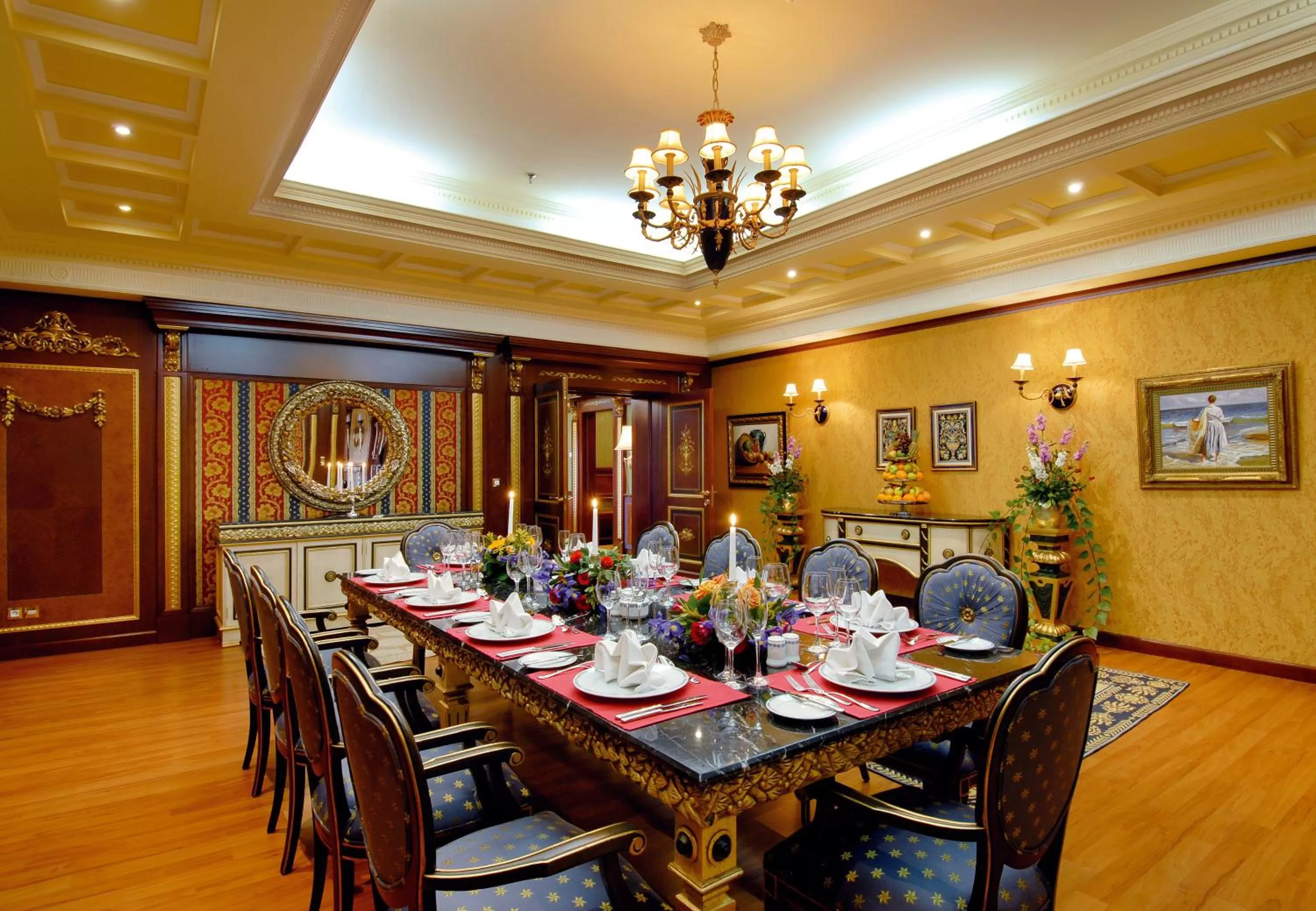 Living room in Royal Mirage Deluxe