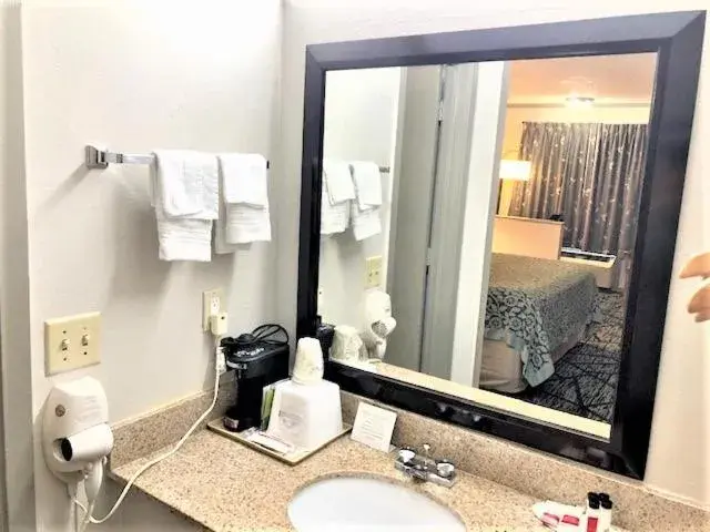 Bathroom in Days Inn by Wyndham Manning