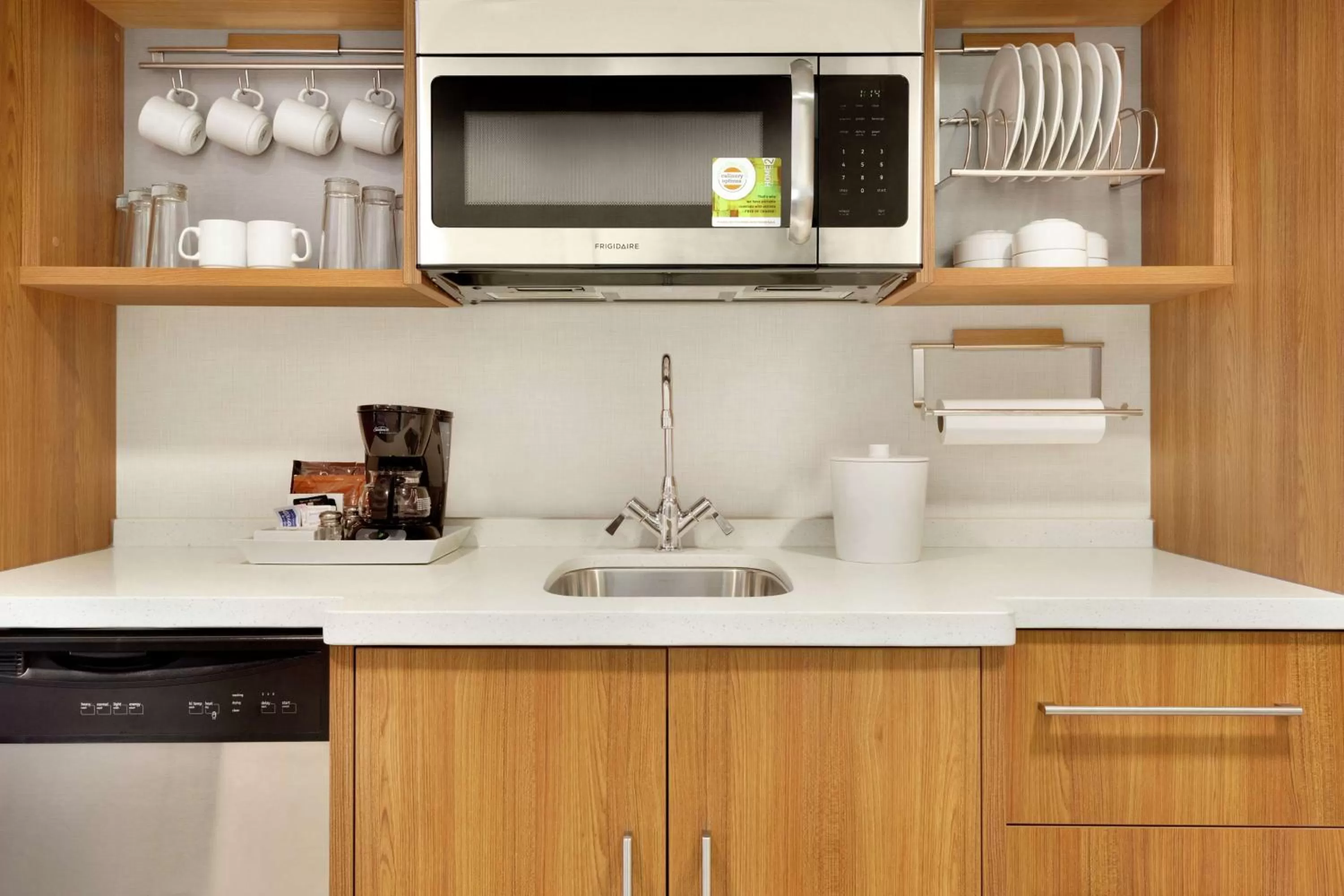 Coffee/tea facilities in Home2 Suites by Hilton Milton Ontario