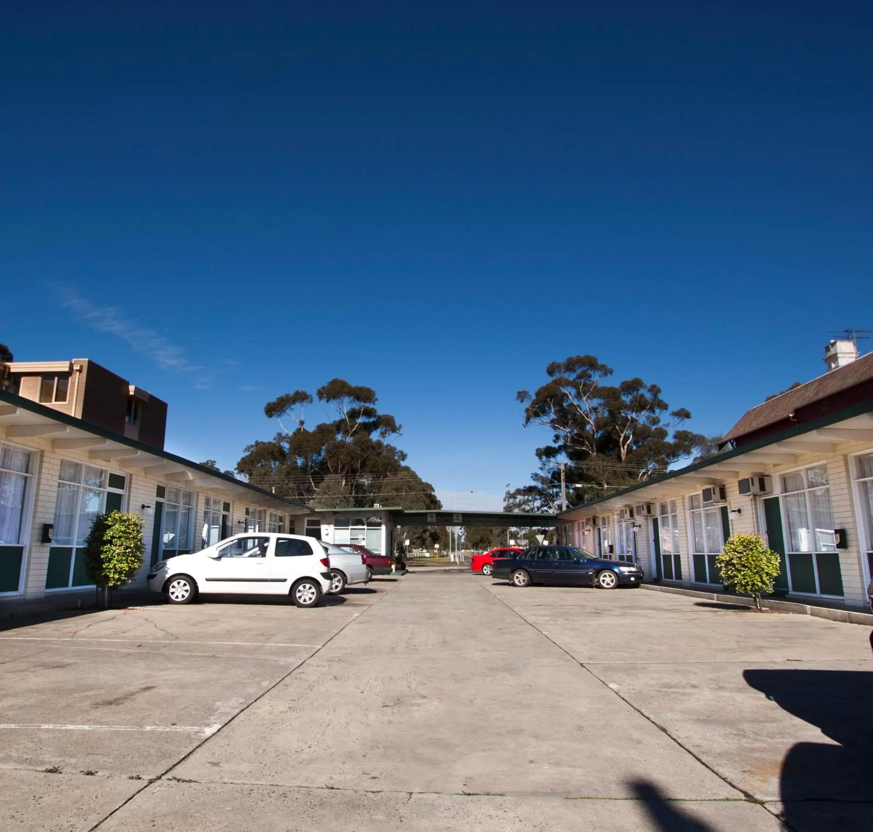 Facade/entrance, Property Building in Parkville Motel