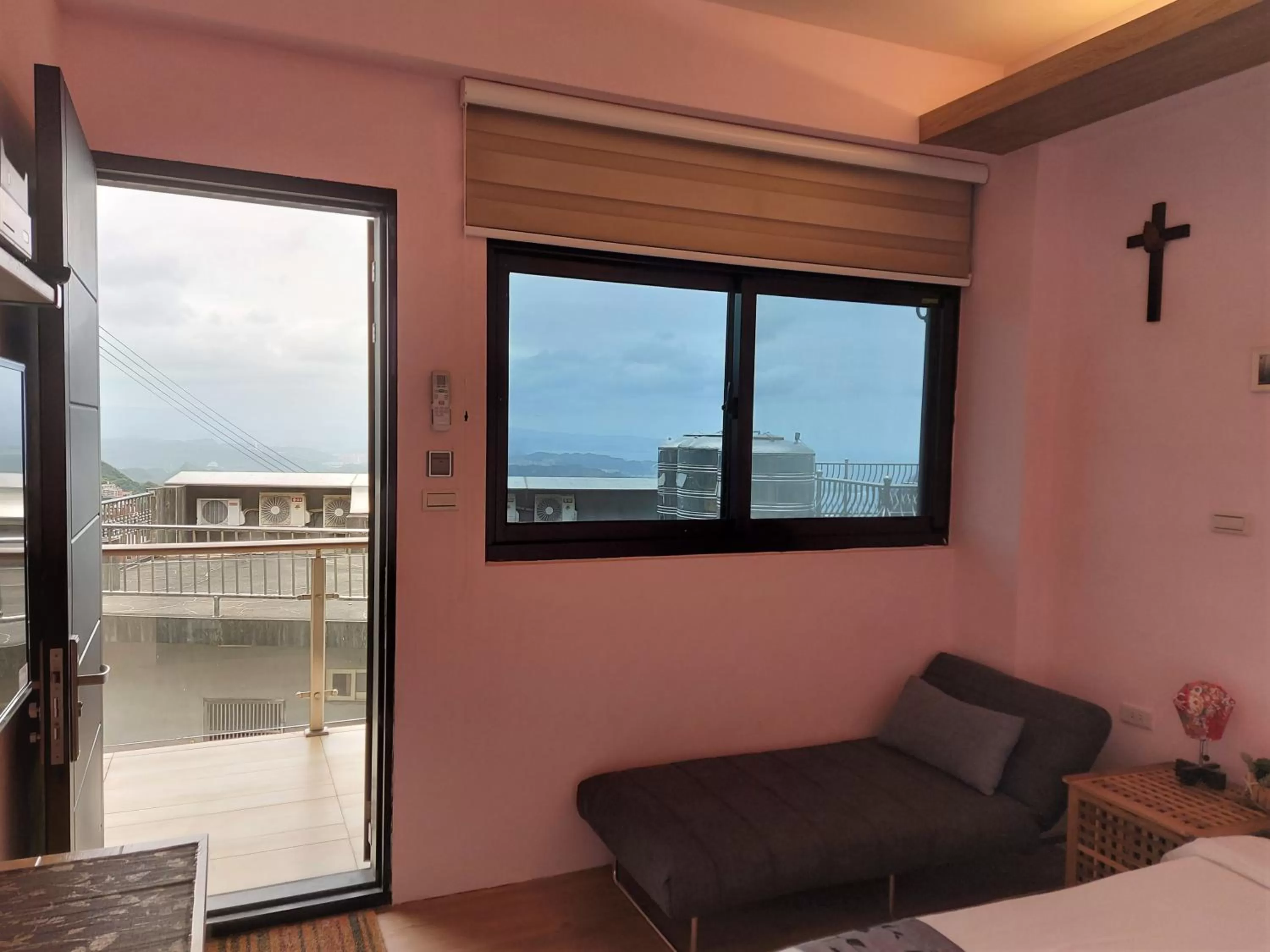 Photo of the whole room in Dosun B&B