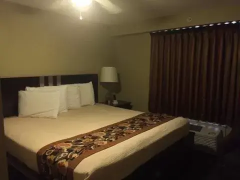 Bed, Room Photo in Americas Best Value Inn Caldwell