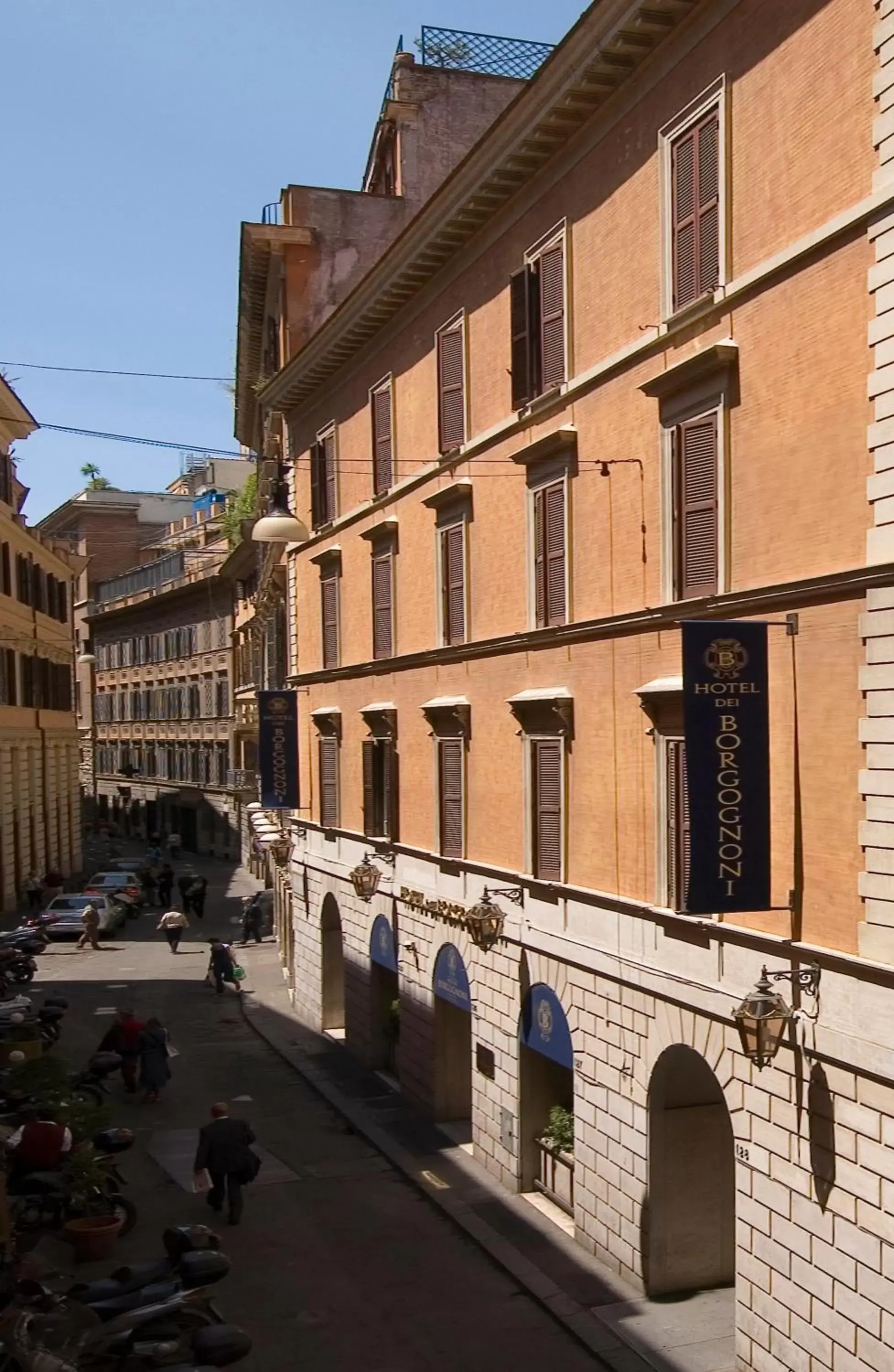 Quiet street view in Hotel dei Borgognoni