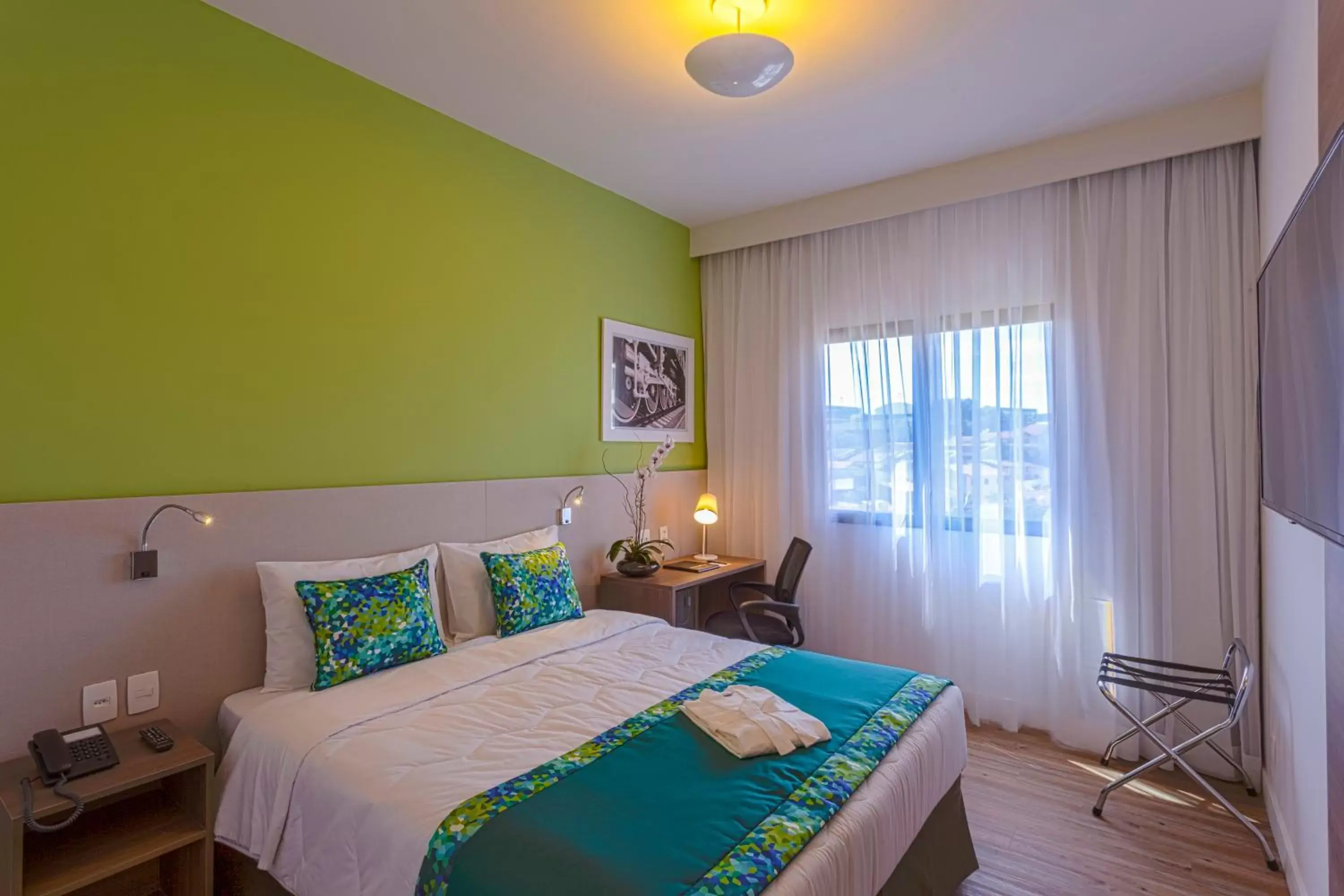 Photo of the whole room, Bed in Blue Tree Towers Valinhos