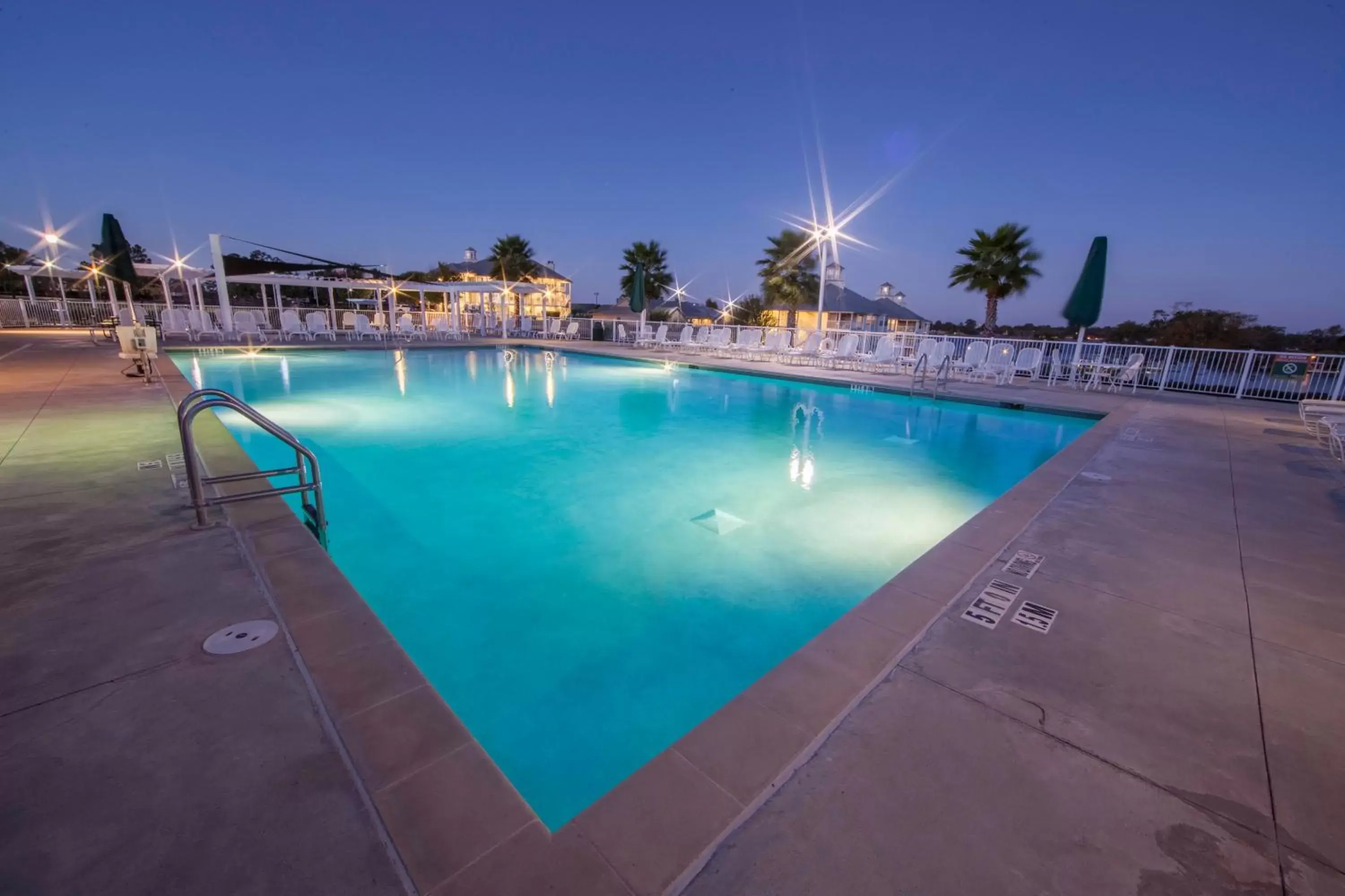 Swimming Pool in Holiday Inn Club Vacations Piney Shores Resort at Lake Conroe