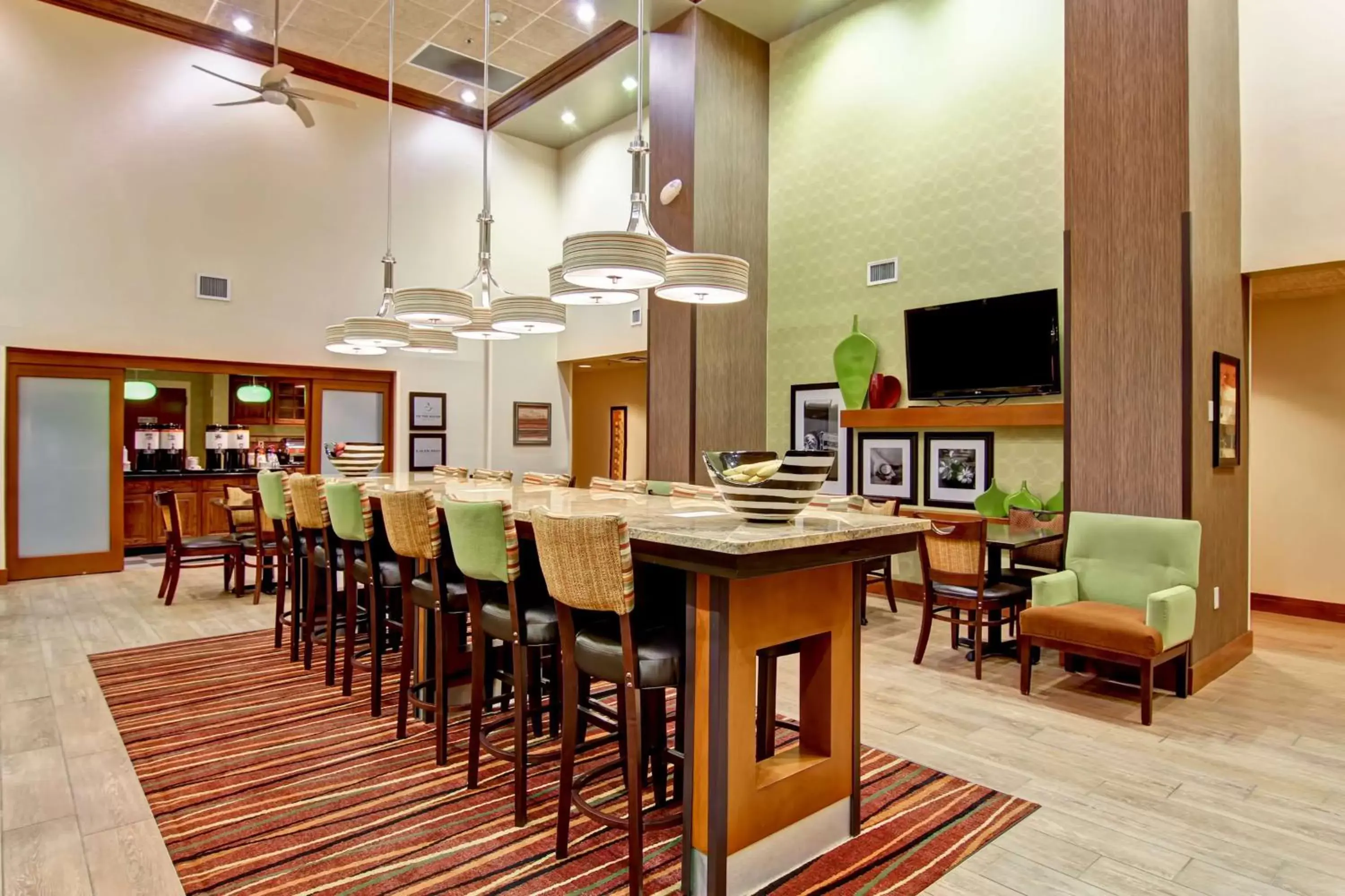 Dining area, Restaurant/Places to Eat in Hampton Inn & Suites Leesburg