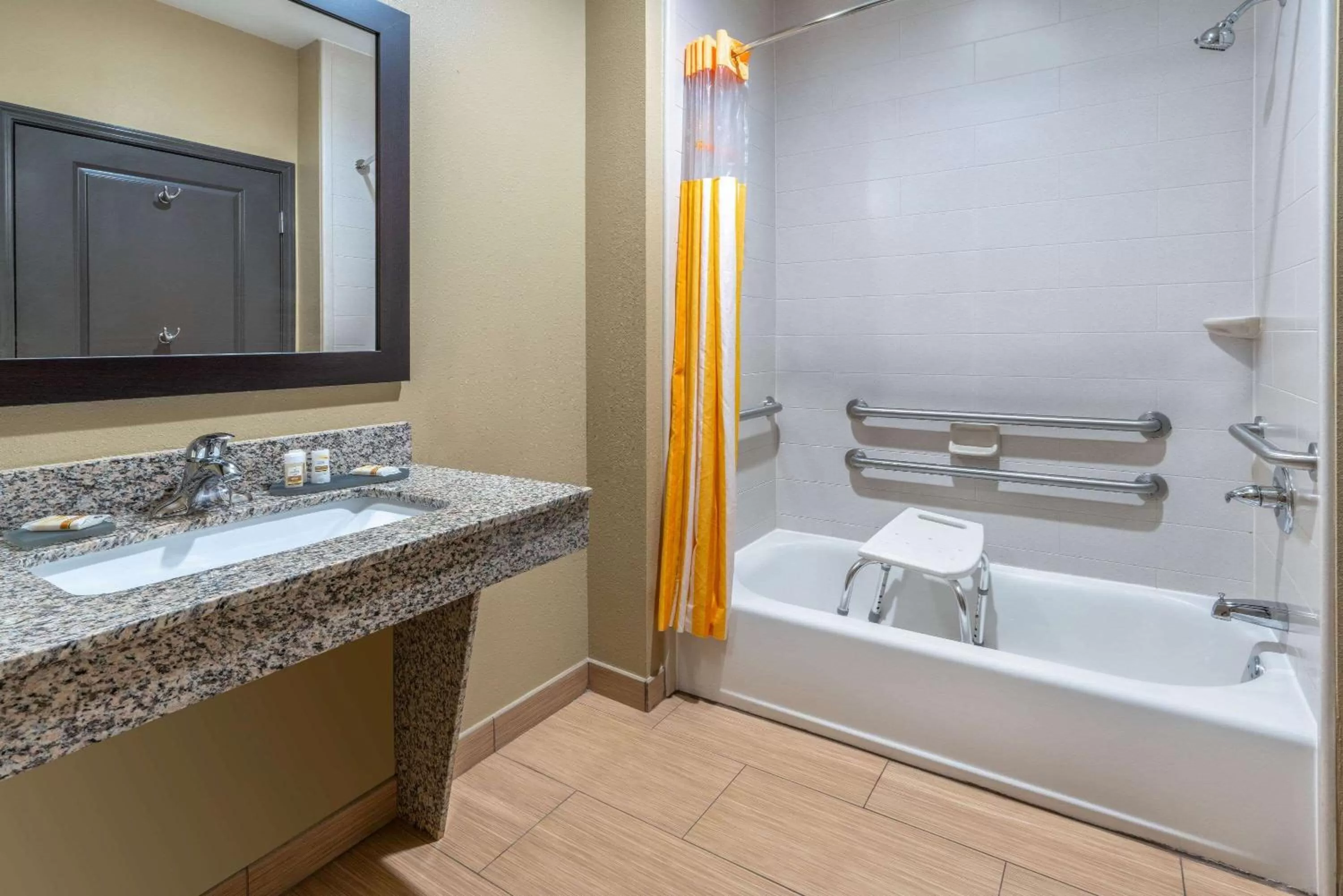 Bathroom in La Quinta by Wyndham Muskogee