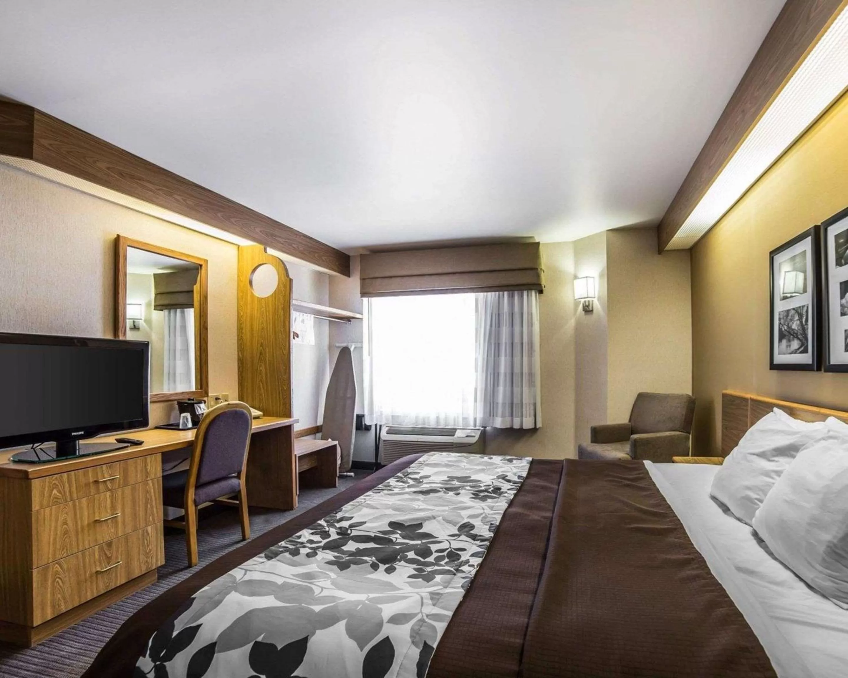 Photo of the whole room, Bed in Quality Inn Moab Slickrock Area