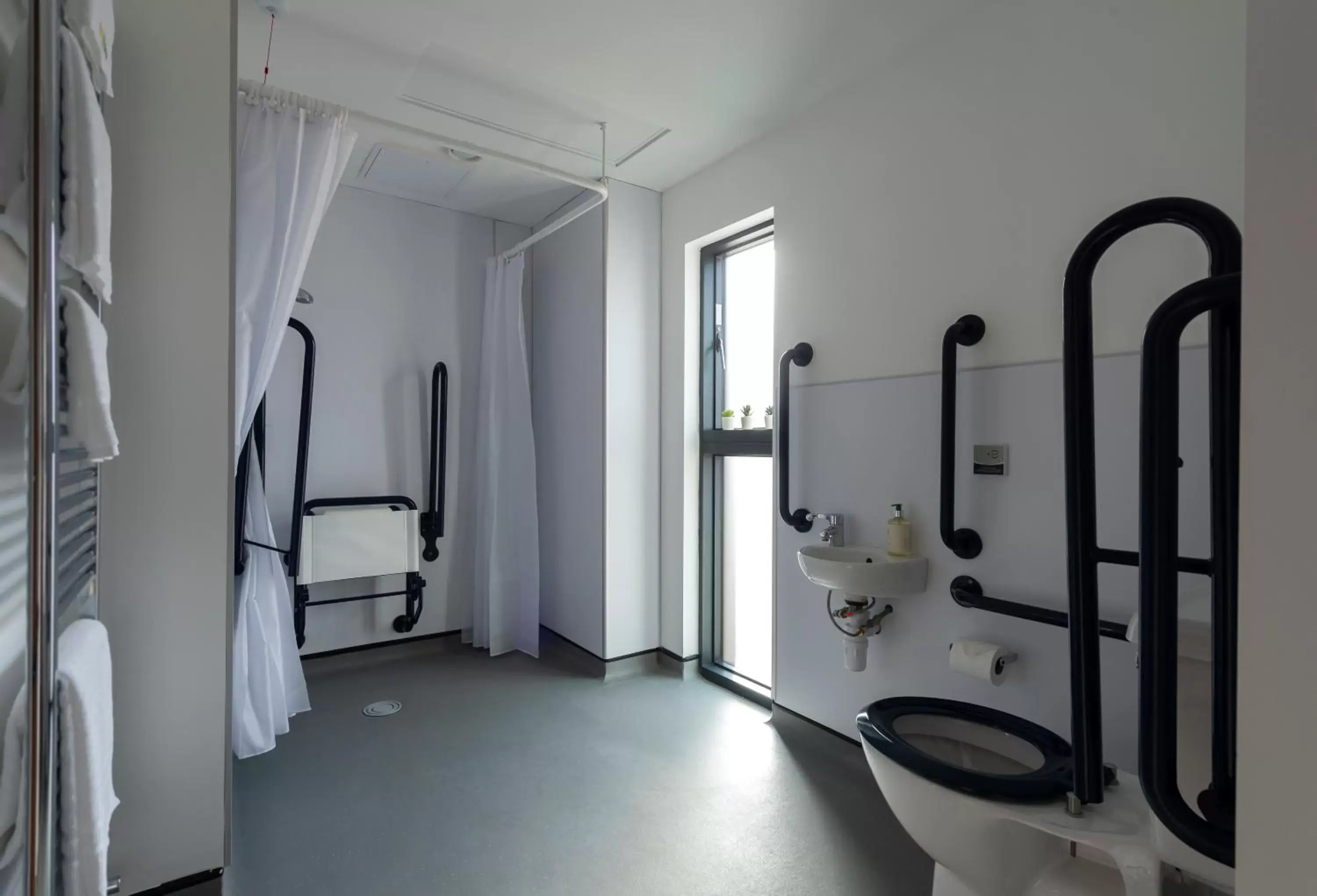 Bathroom in Apartrooms Aberdeen