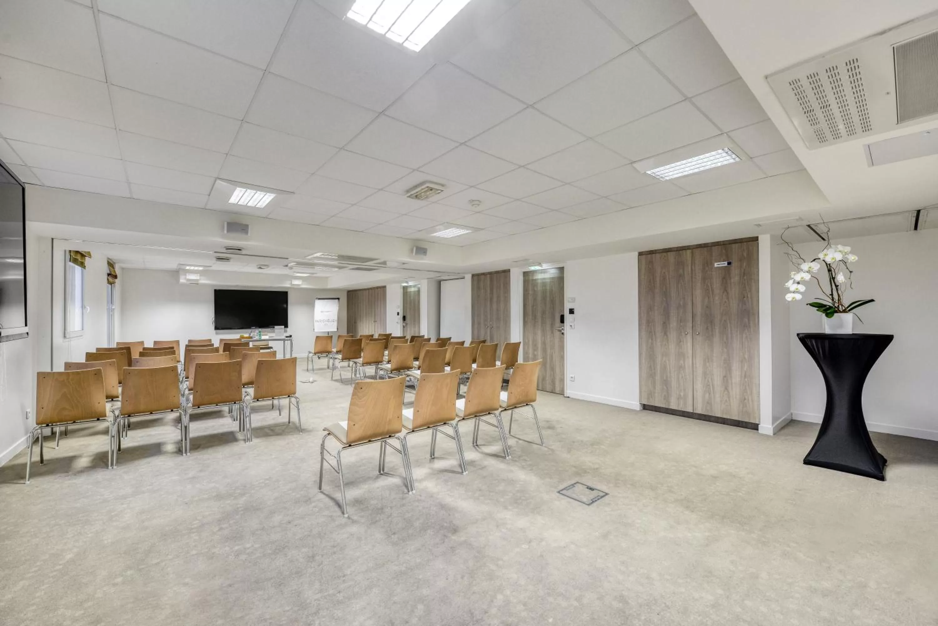 Business facilities in Best Western Plus Paris Velizy