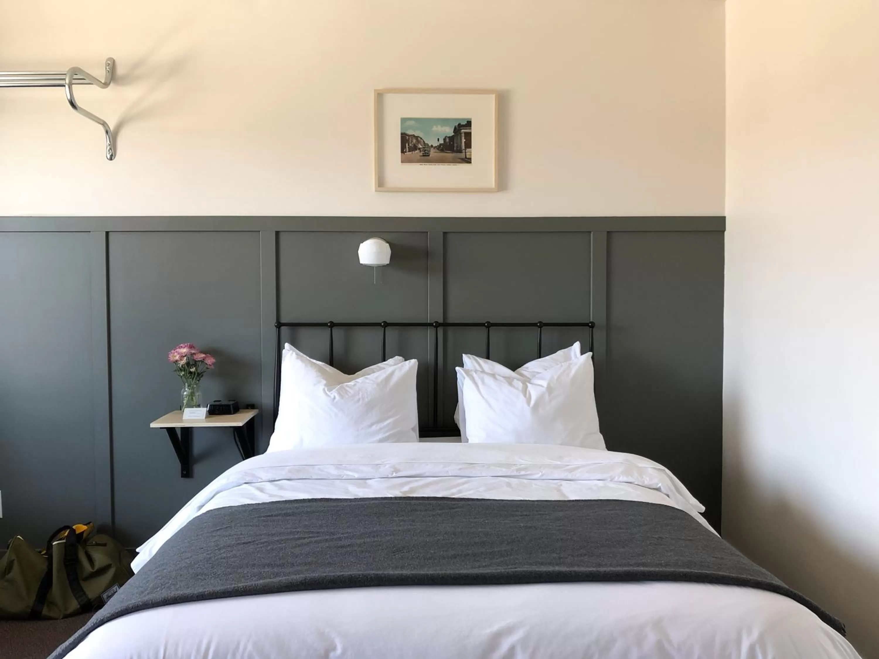 Bed in The Bayview Motel - Fort Frances, ON - Lakeside Motel