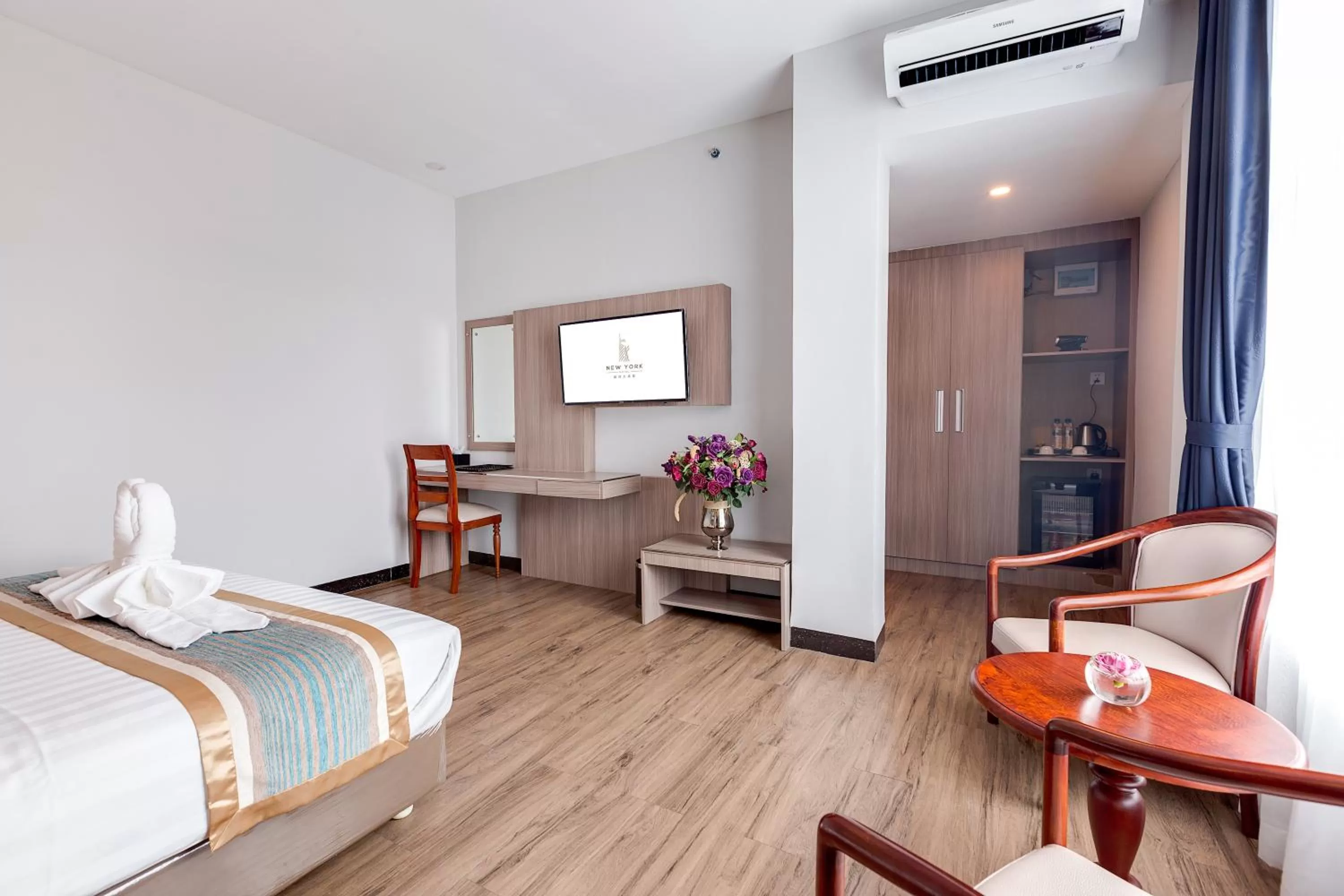 TV and multimedia, Bed in New York Hotel