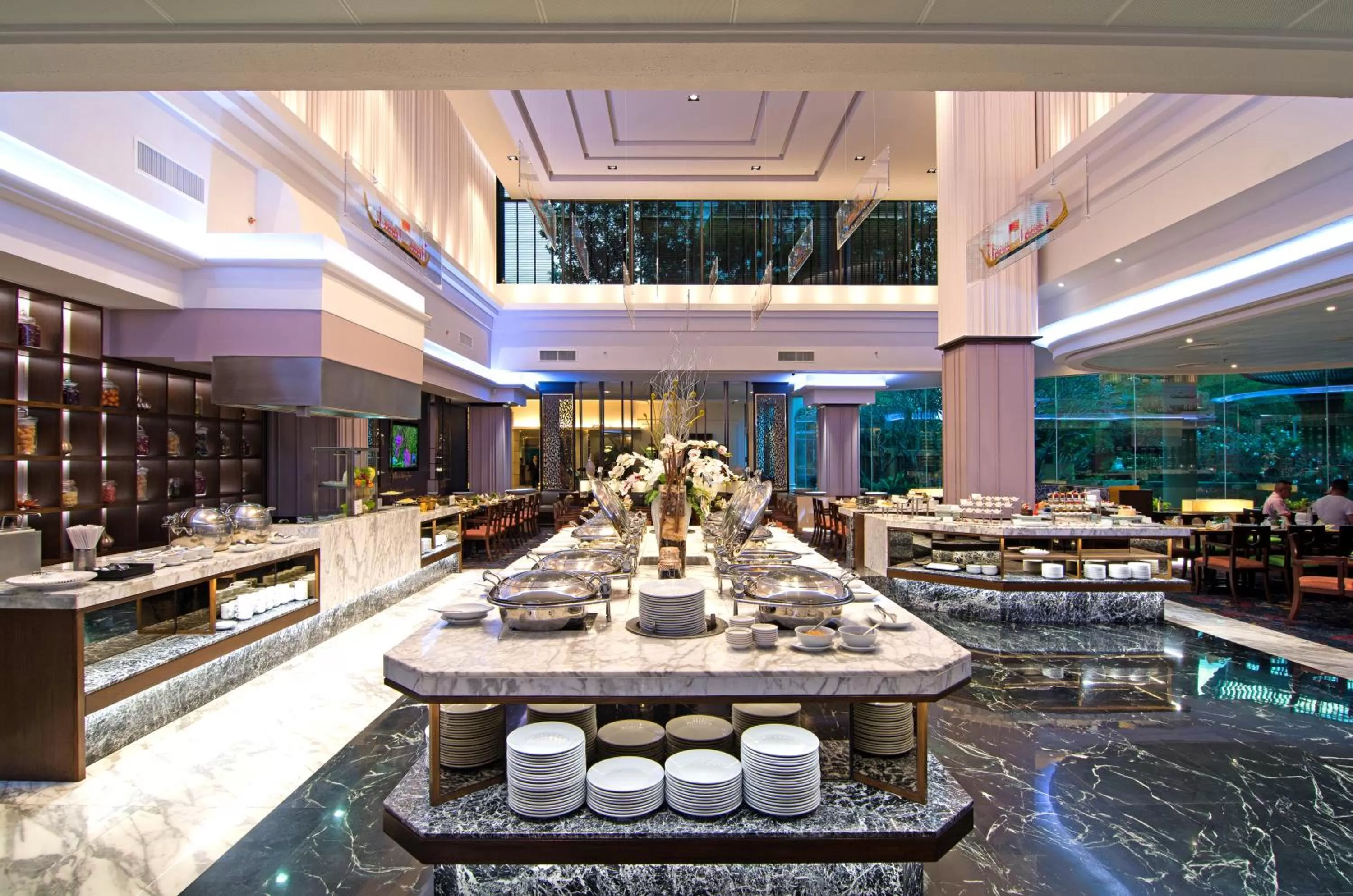 Restaurant/places to eat in Rama Gardens Hotel Bangkok