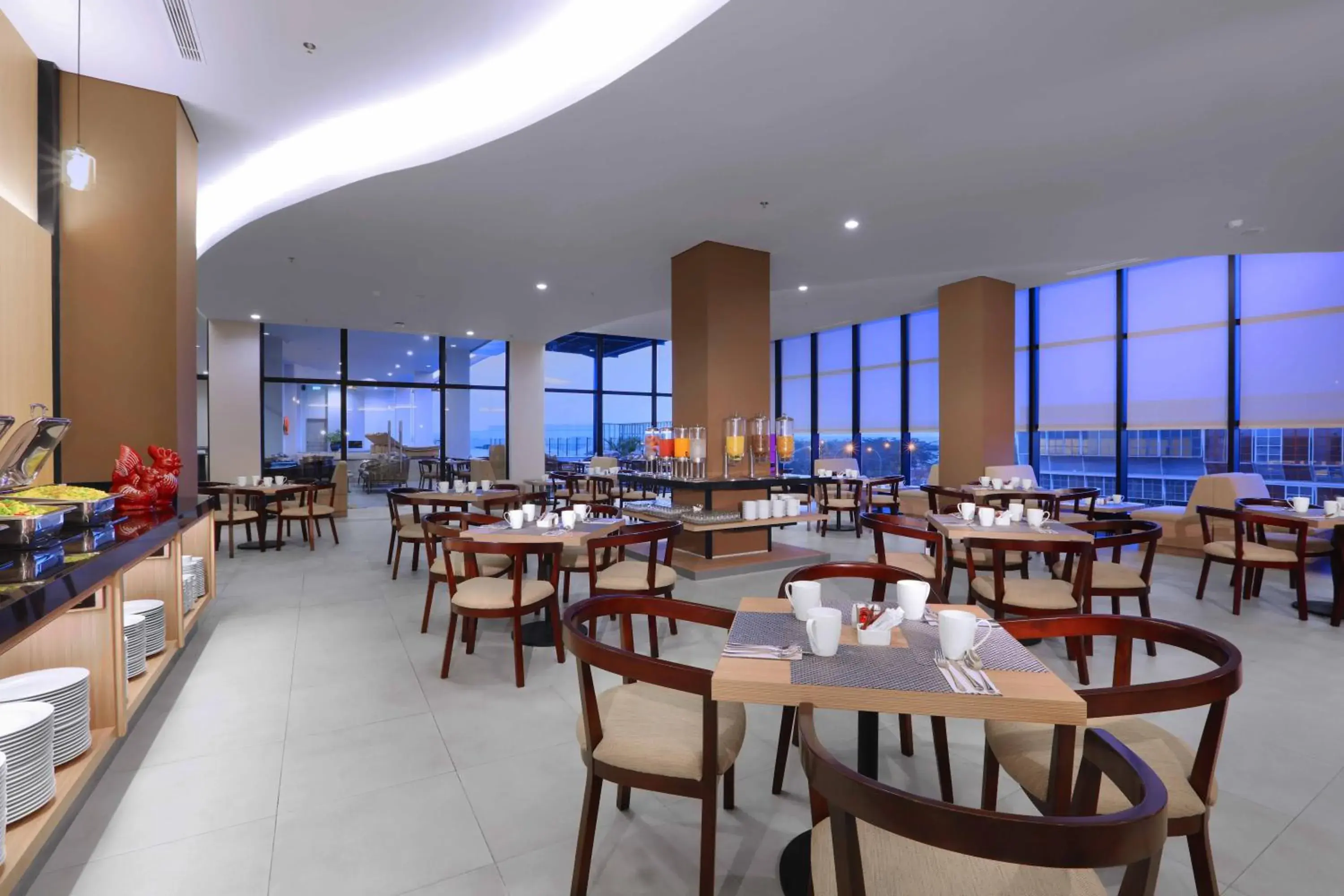 Breakfast, Restaurant/Places to Eat in Quest Hotel Cikarang by ASTON