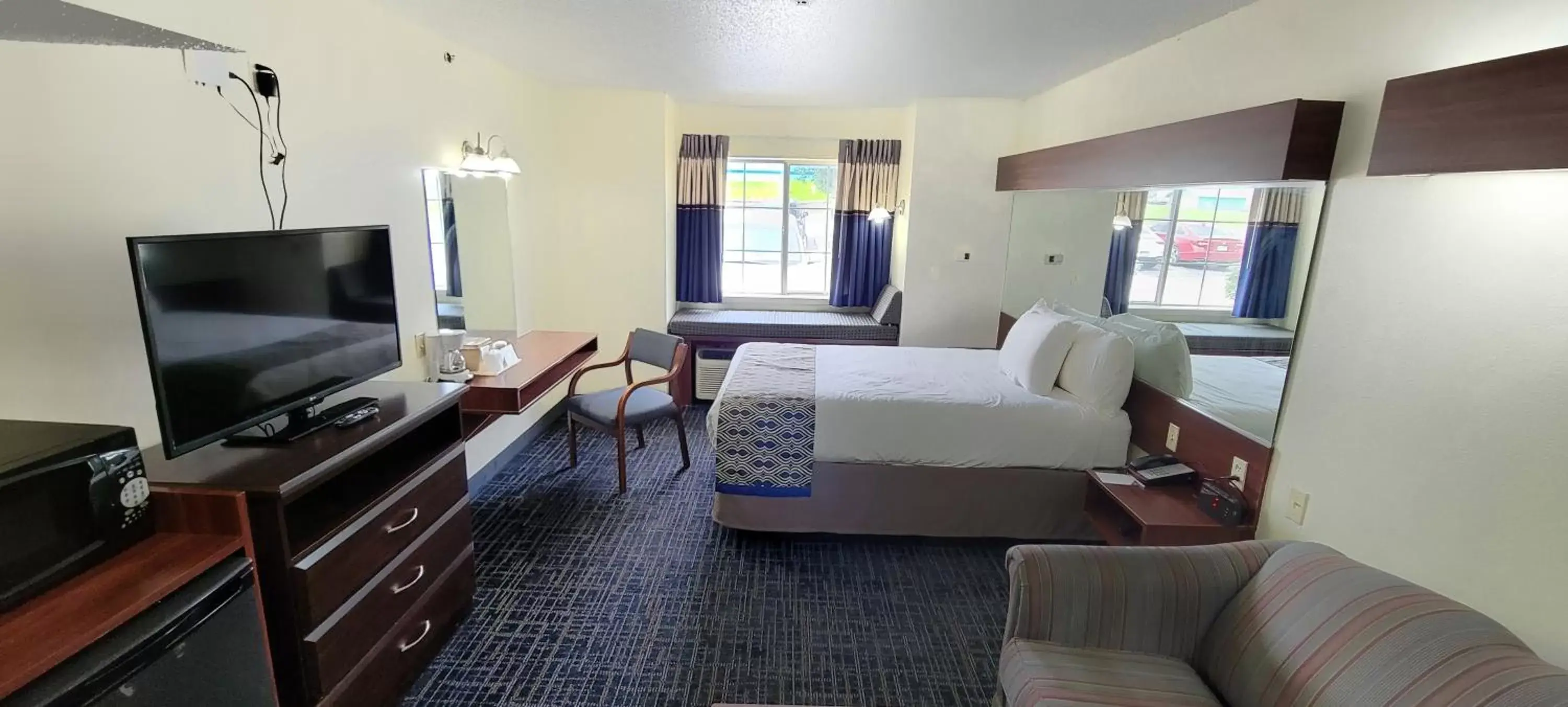 TV/Entertainment Center in Microtel Inn & Suites by Wyndham Tulsa - Catoosa Route 66