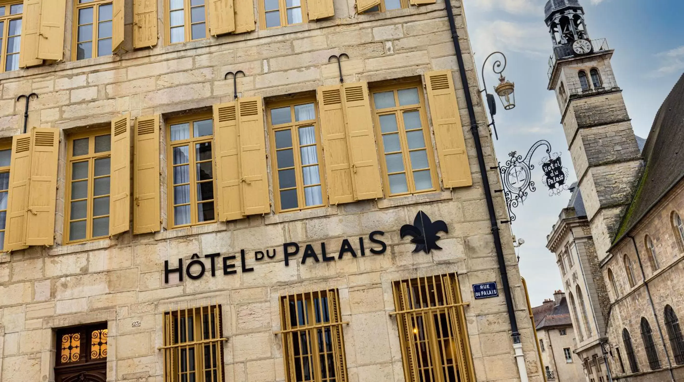 Property Building in Hotel du Palais Dijon