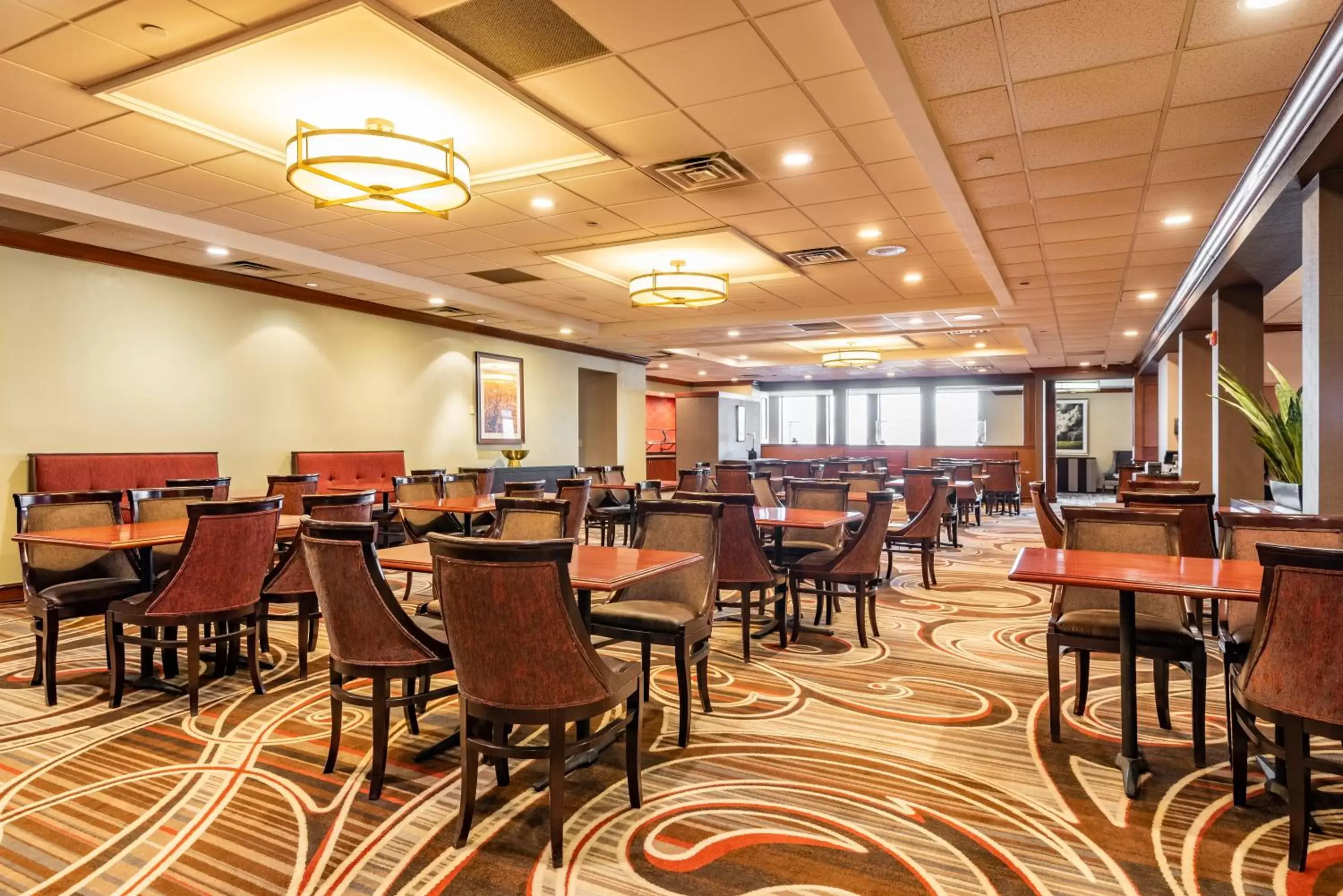 Breakfast, Restaurant/Places to Eat in Wyndham Omaha Hotel - West Dodge