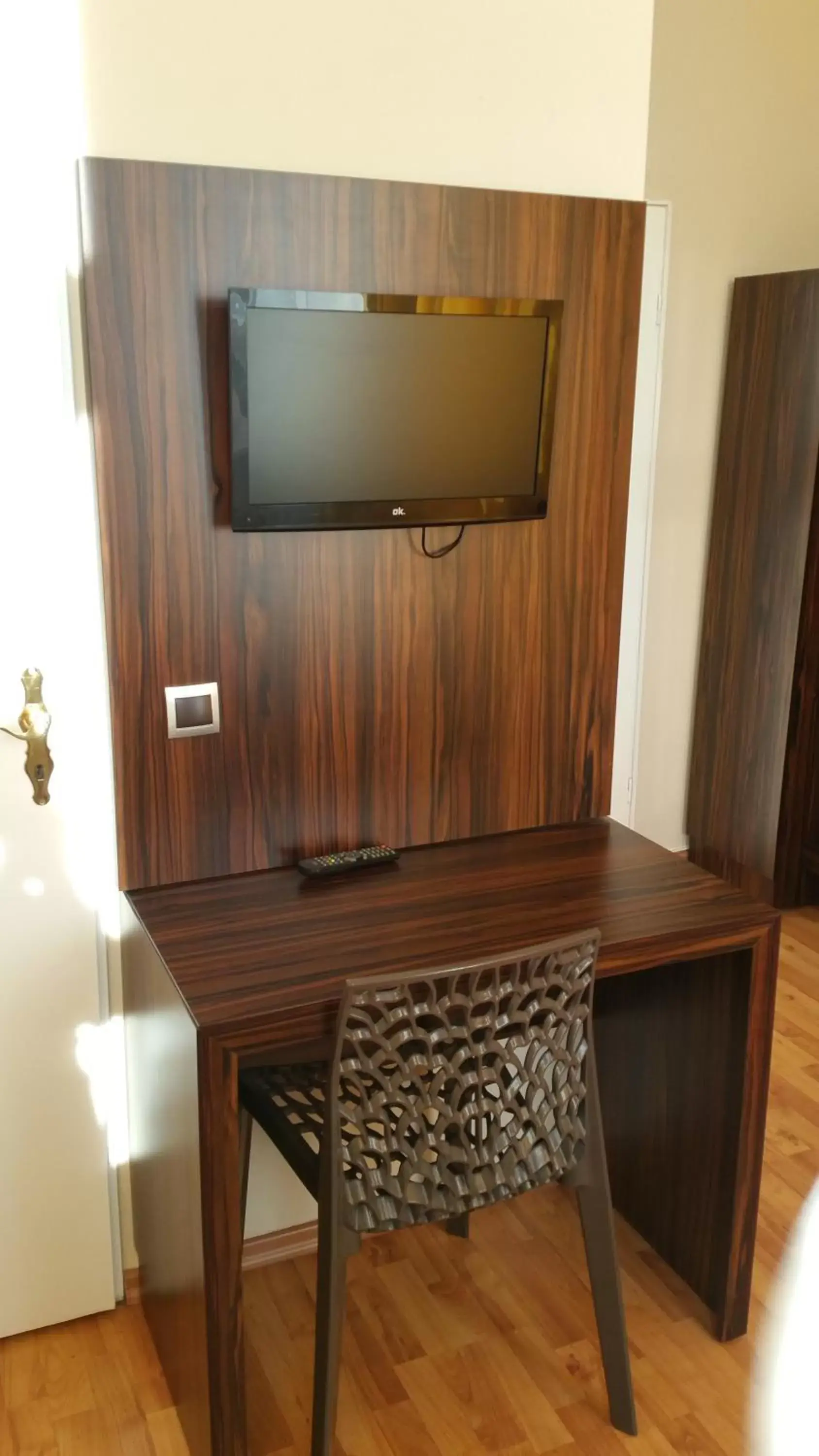 TV and multimedia, TV/Entertainment Center in Hotel Abendstern