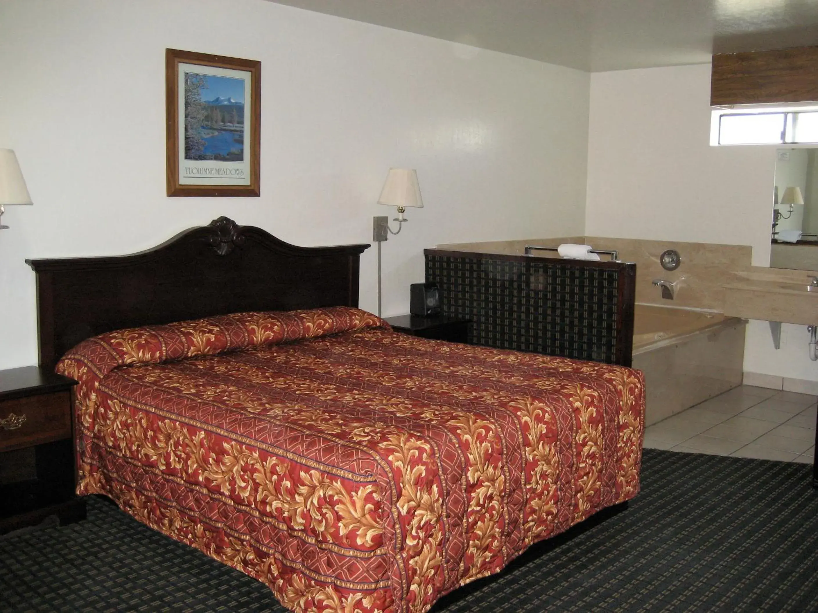 Decorative detail, Bed in Jamestown Railtown Motel Decorative detail, Bed in Jamestown Railtown Motel