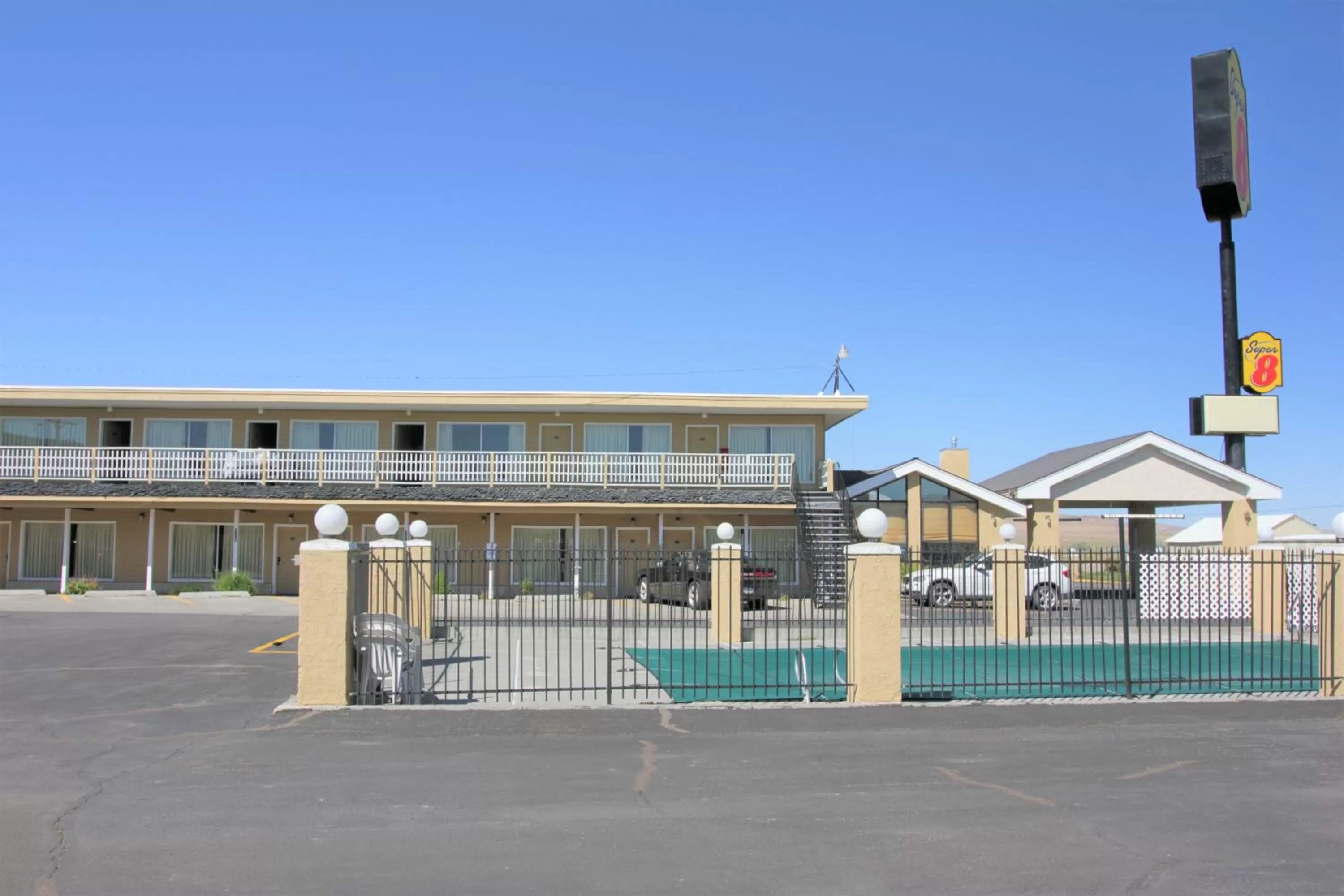 Property building in Super 8 by Wyndham Wells