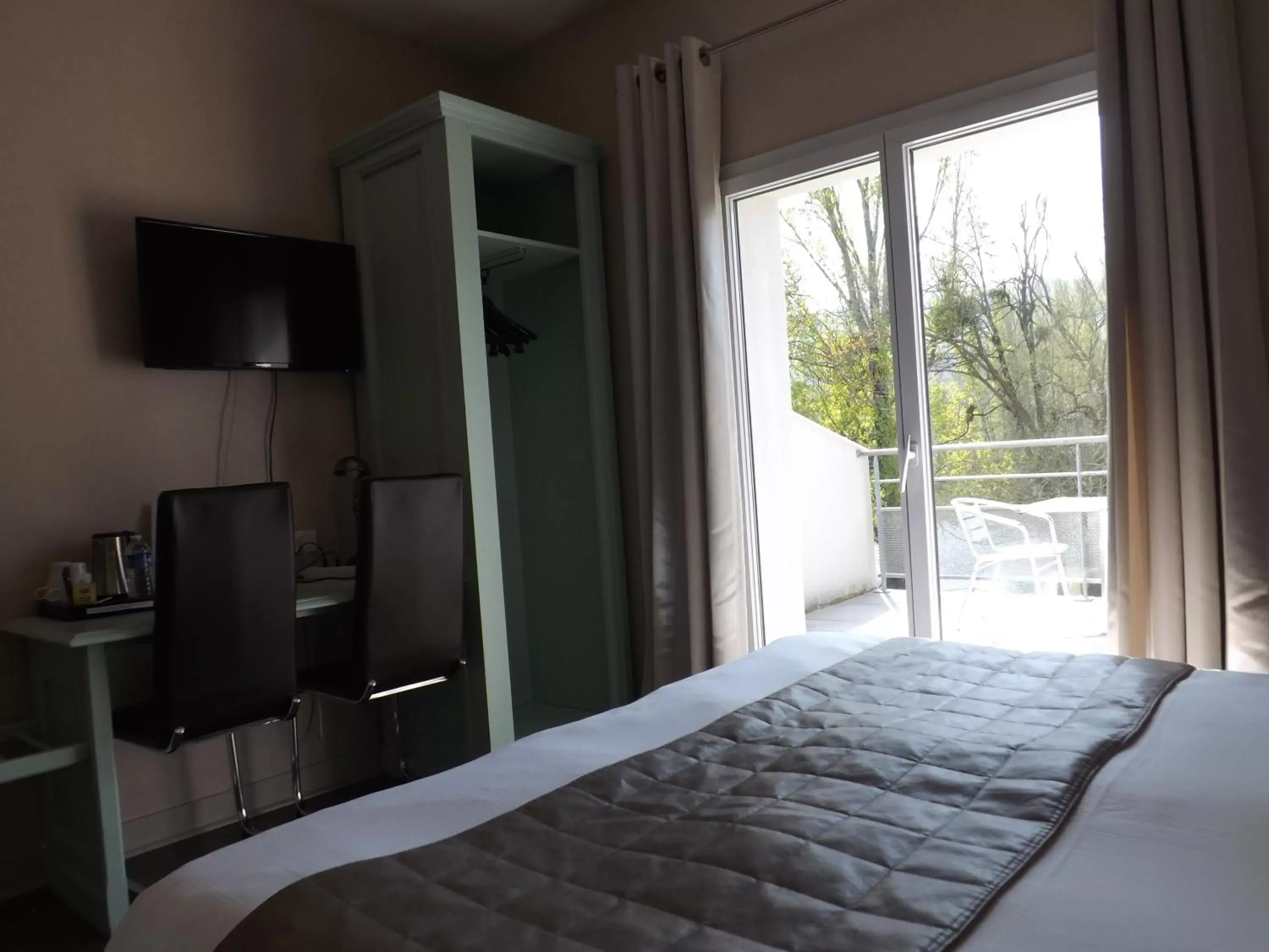 Double Room in Hotel du Lac Foix