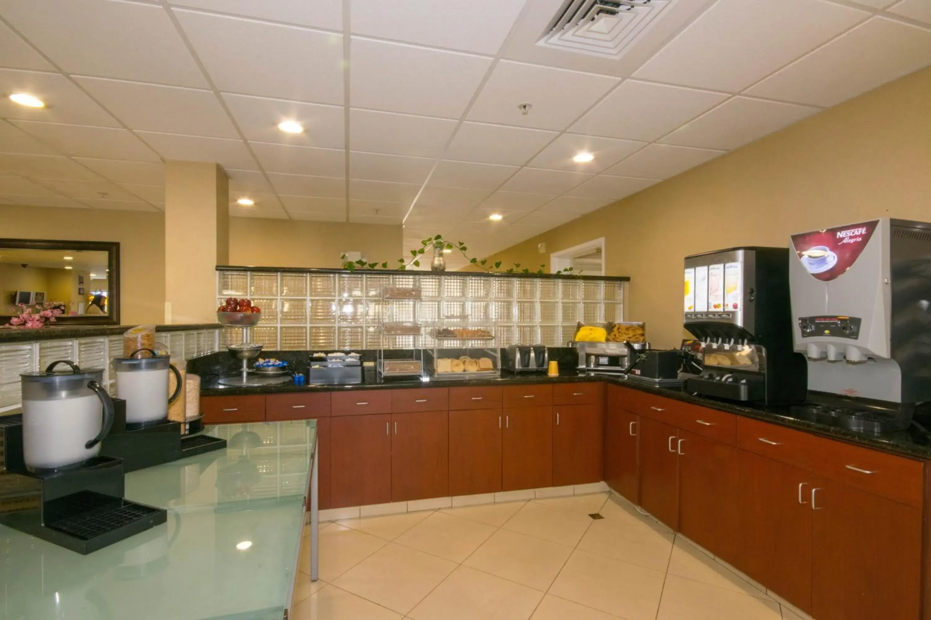 Coffee/tea facilities, Restaurant/Places to Eat in Hotel Extended Studio Inn Coffee/tea facilities, Restaurant/Places to Eat in Hotel Extended Studio Inn