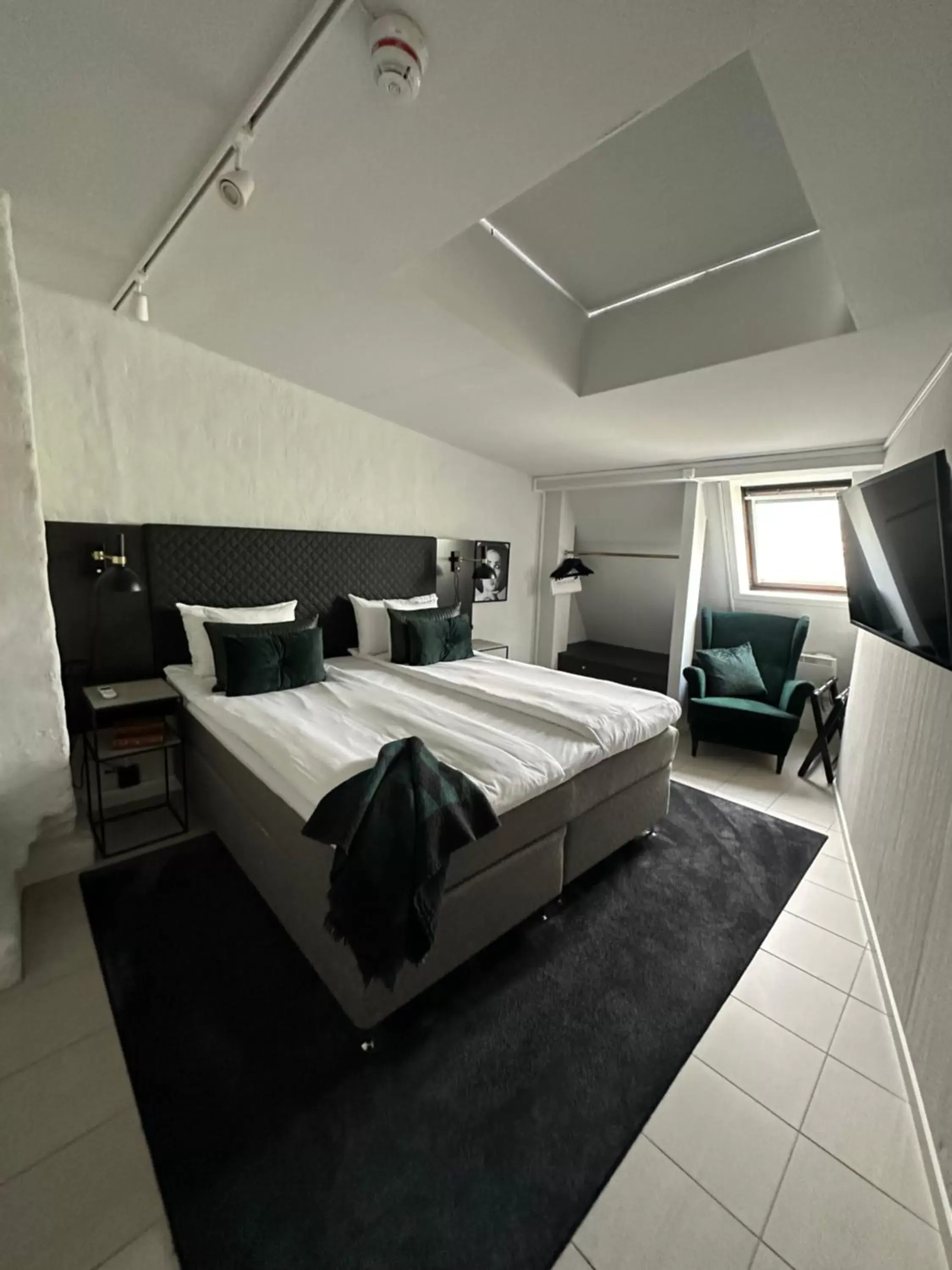 Property building, Bed in Hotell Onyxen