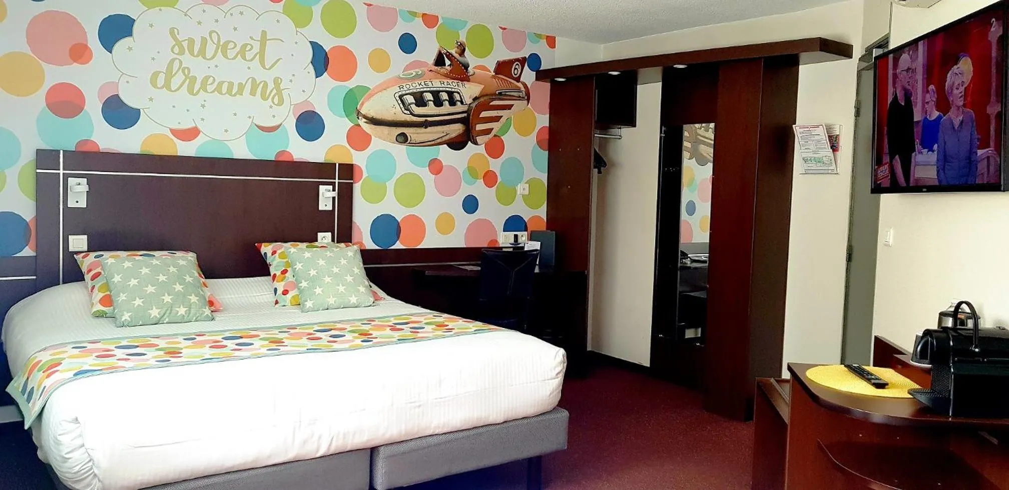 Bed in Logis Boutique Hotel Novalis