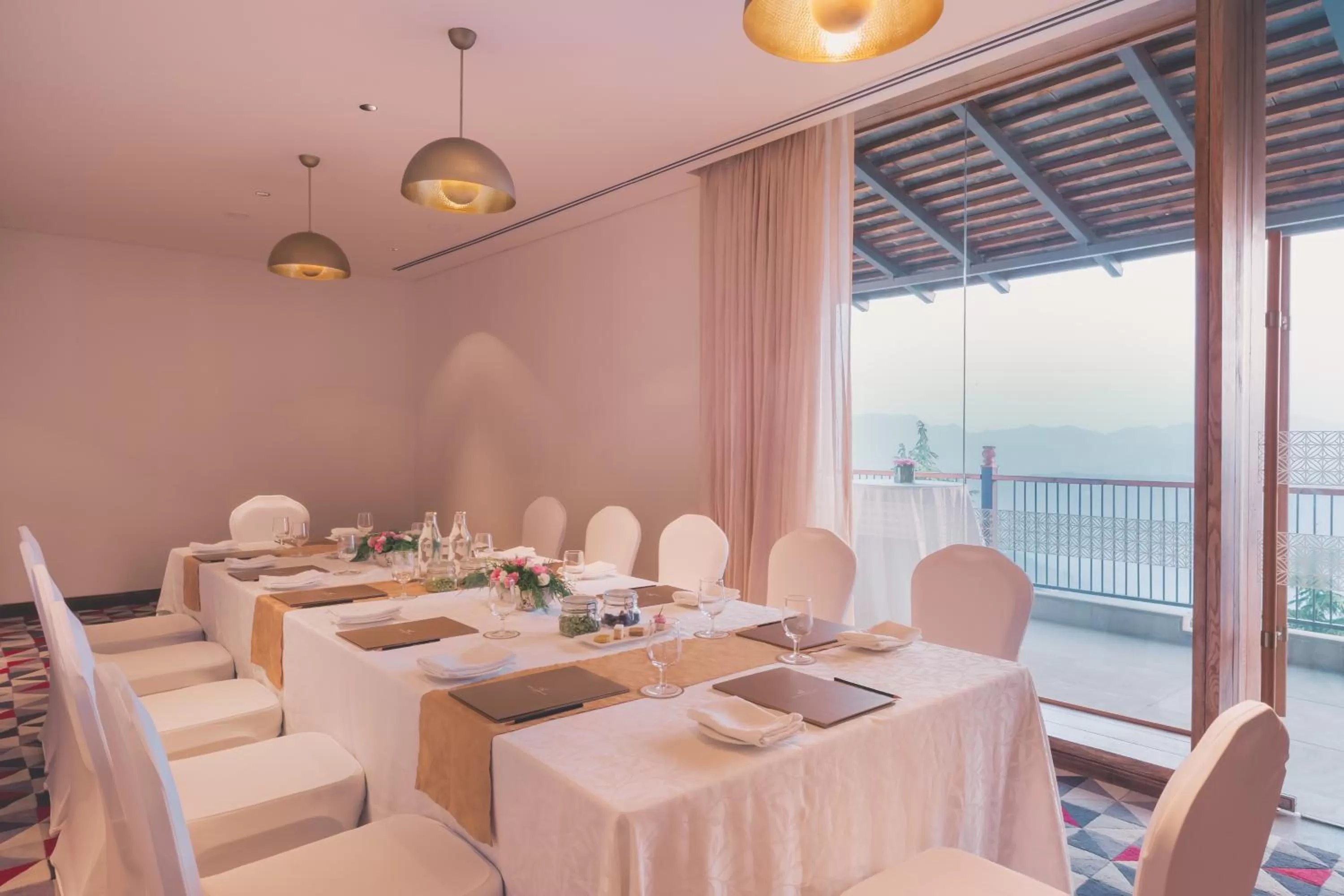 Meeting/conference room in Taj Theog Resort & Spa Shimla