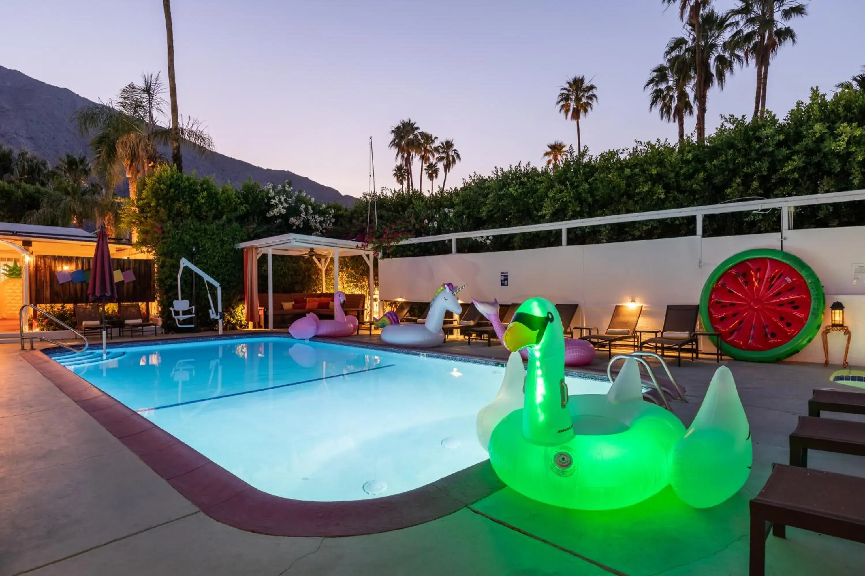 Swimming Pool in Float Palm Springs