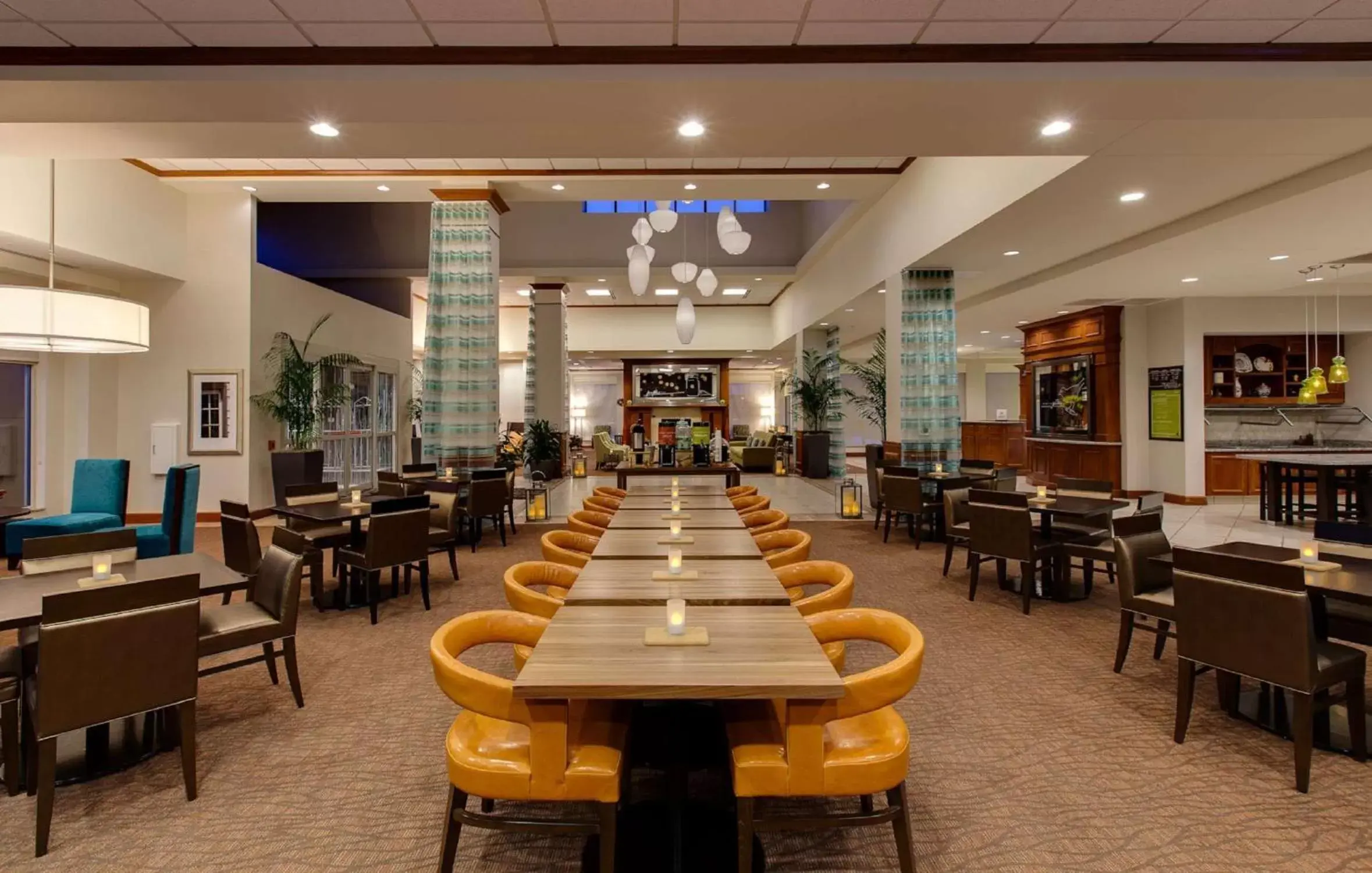 Dining area, Restaurant/Places to Eat in Hilton Garden Inn Lake Forest Mettawa