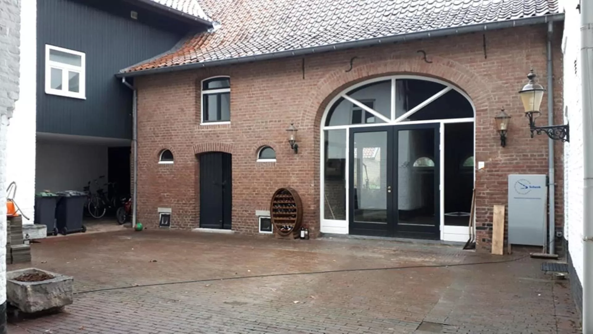 Patio in B&B Laeve in de Brouwerie