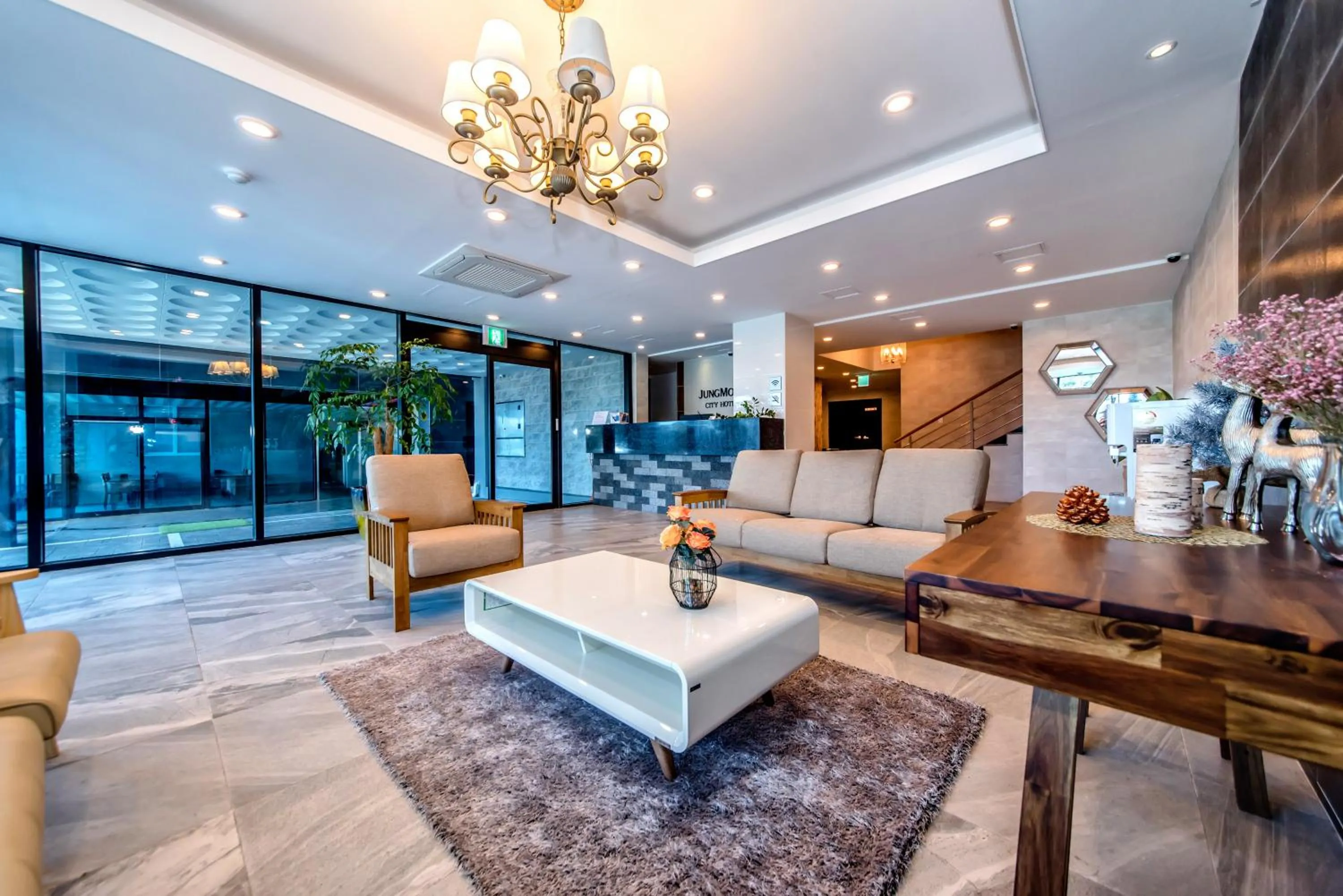Lobby or reception in Jungmoon City Hotel & J-hill Hotel