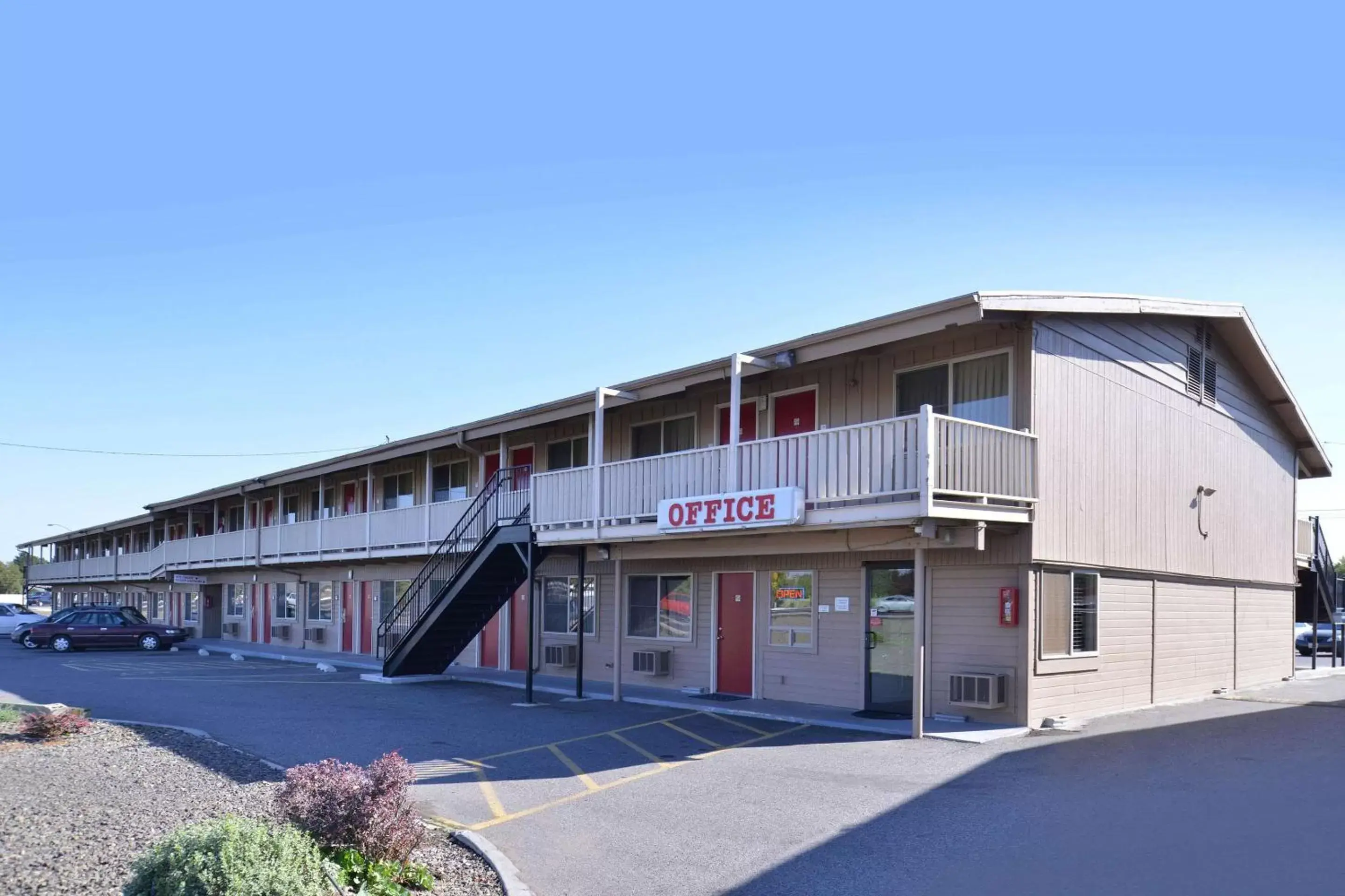 Property Building in Econo Lodge Kennewick