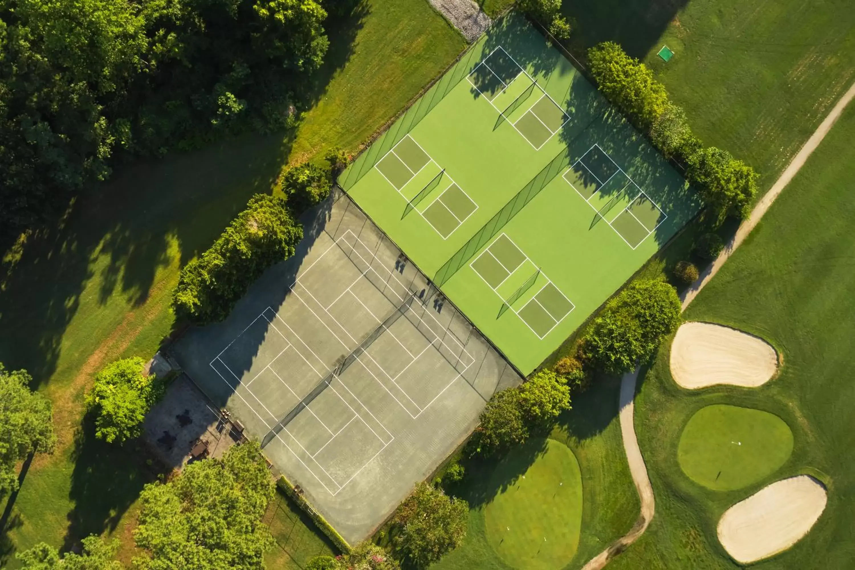 Tennis court, Bird's-eye View in The Tides Inn
