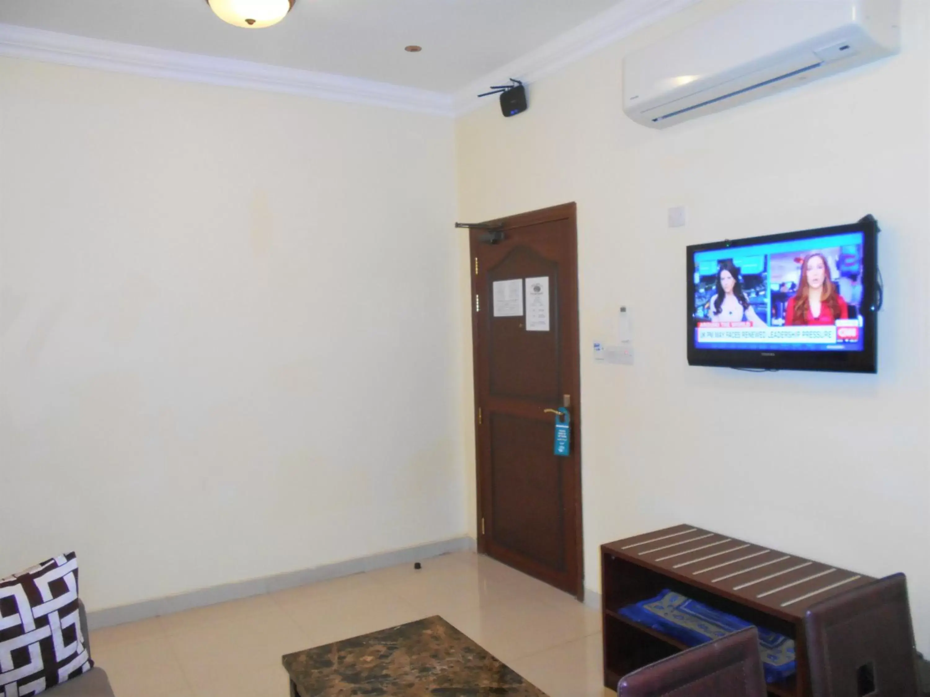 Living room, TV/Entertainment Center in Nizwa Hotel Apartments
