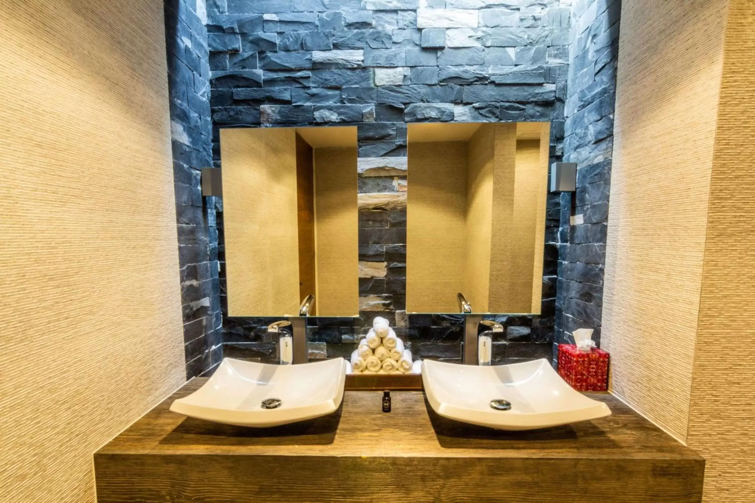 Spa and wellness centre/facilities in The Fives Downtown Hotel & Residences, Curio Collection by Hilton Spa and wellness centre/facilities in The Fives Downtown Hotel & Residences, Curio Collection by Hilton