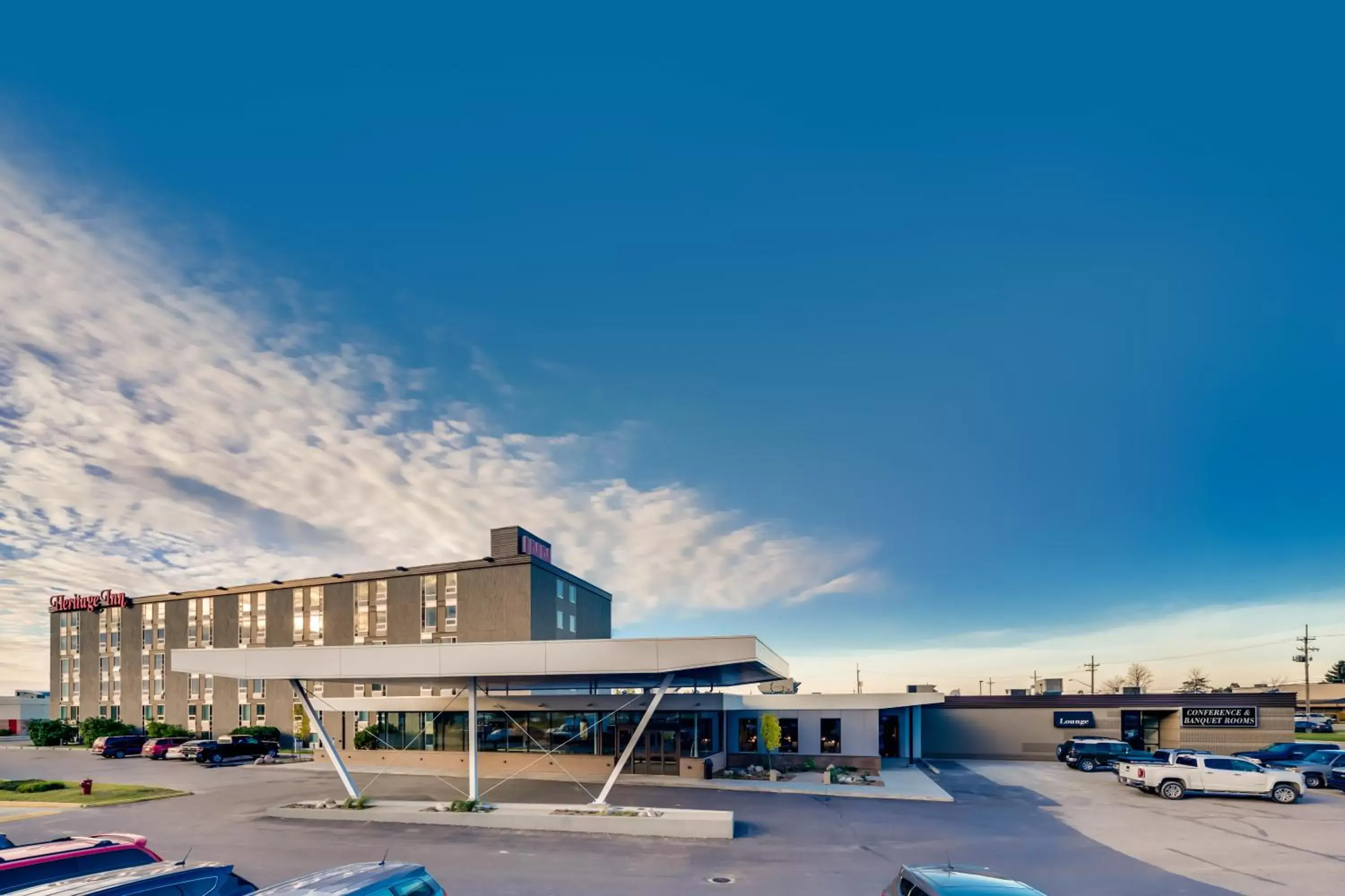 Facade/entrance, Property Building in Heritage Inn Hotel & Convention Centre - Saskatoon