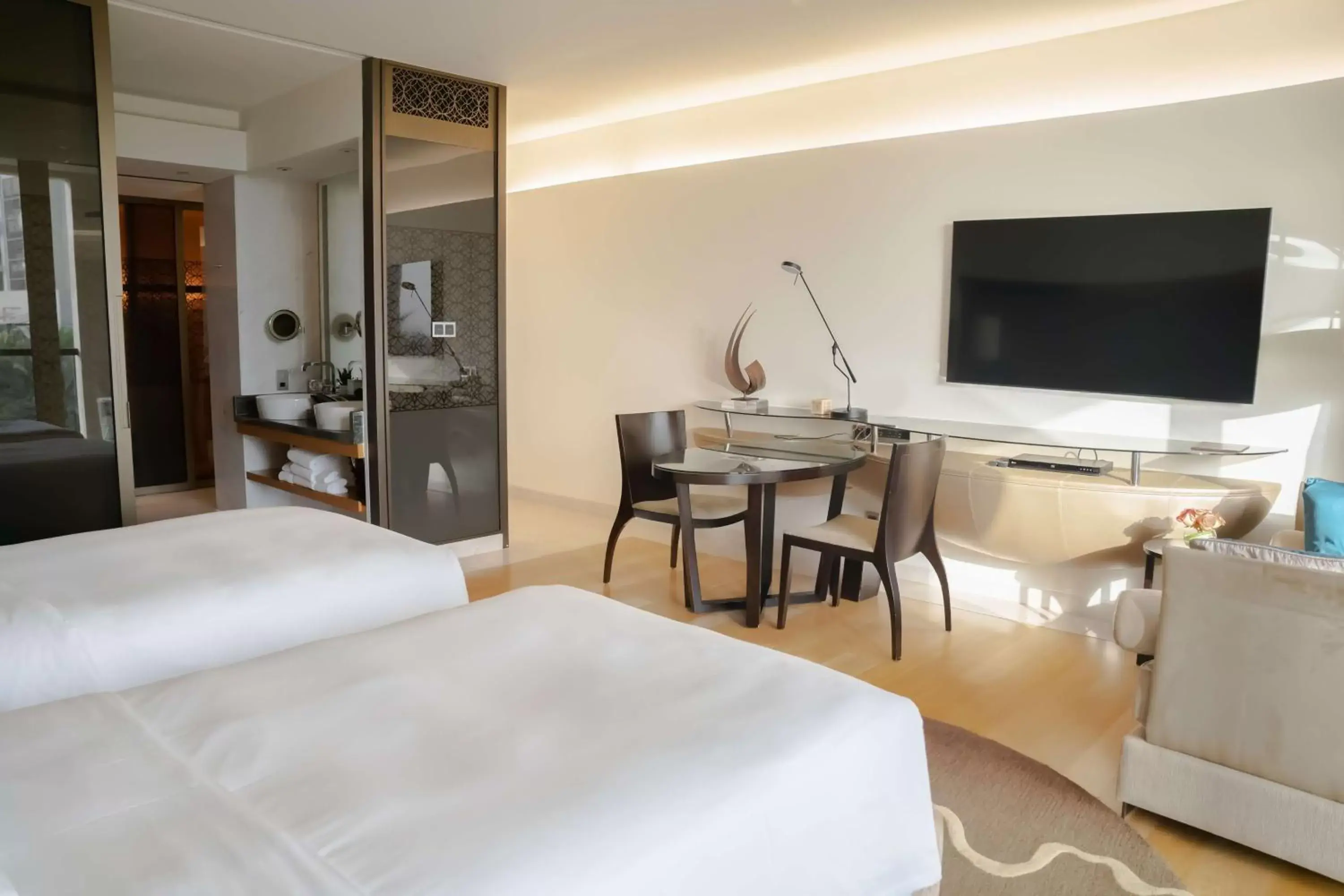 Bedroom, TV/Entertainment Center in Park Hyatt Abu Dhabi Hotel and Villas