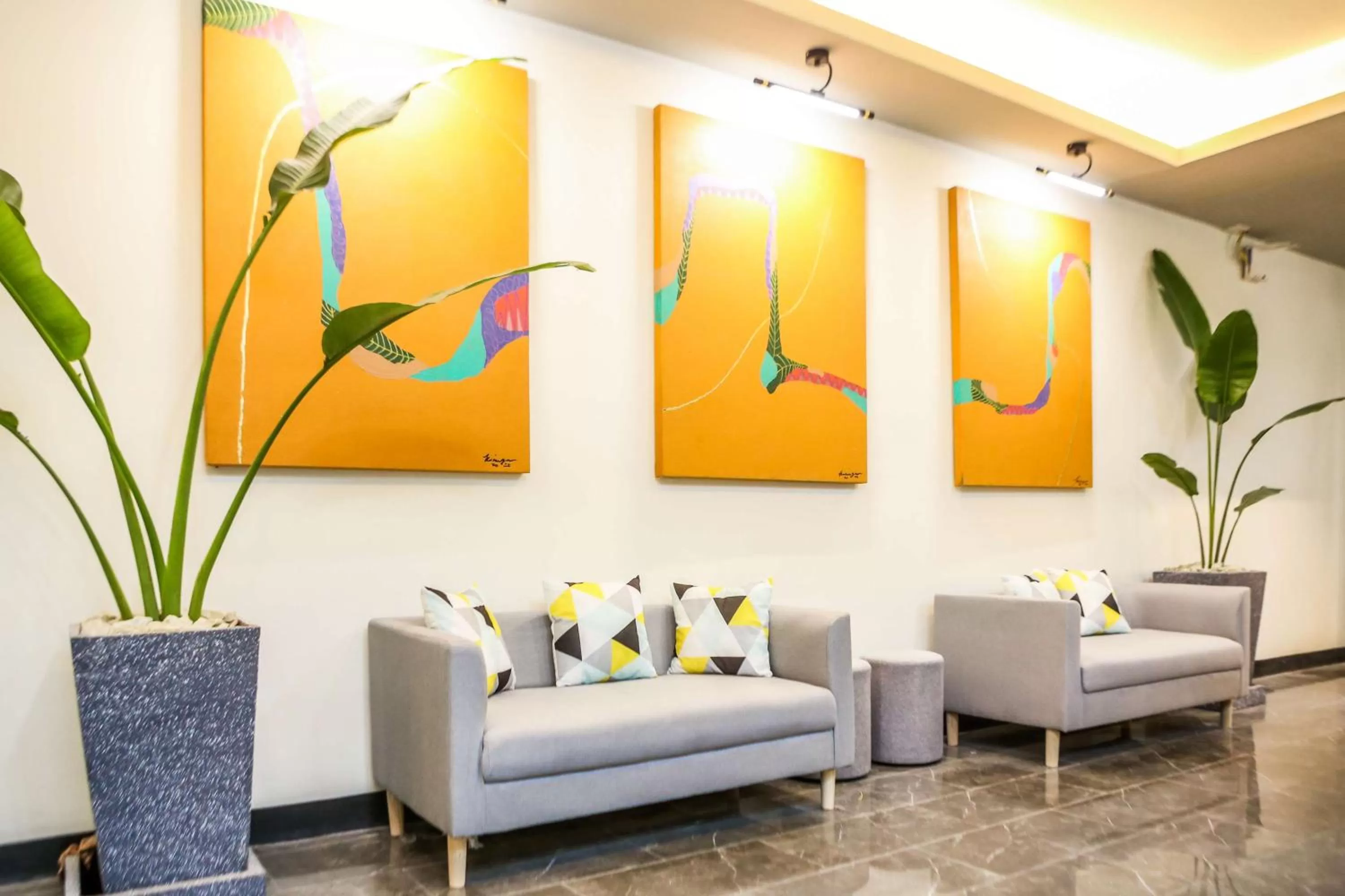 Lobby or reception in SureStay Studio by Best Western Clarkview Angeles City